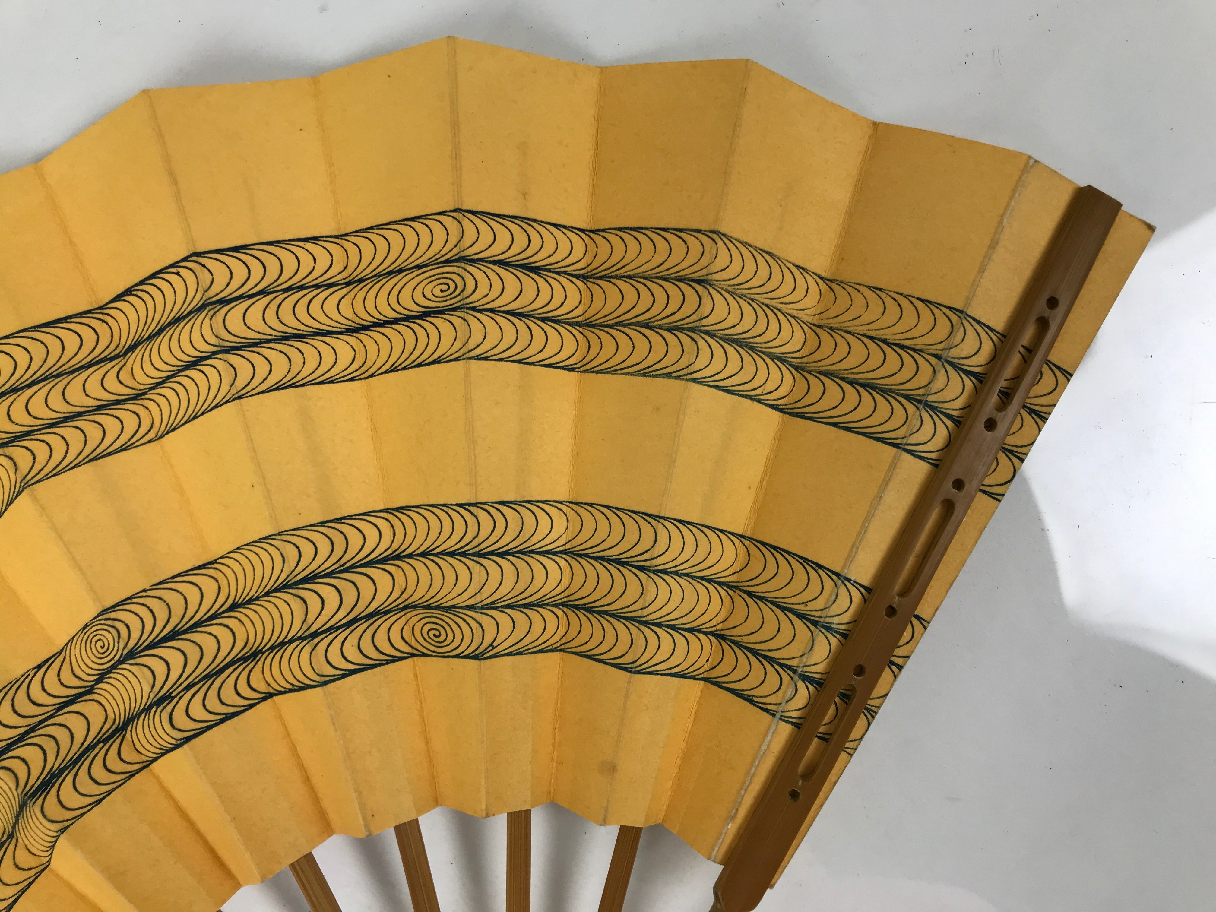 Japanese Paper Folding Fan Sensu Vtg Bamboo Frame Yellow Blue Kanzemizu 4D922