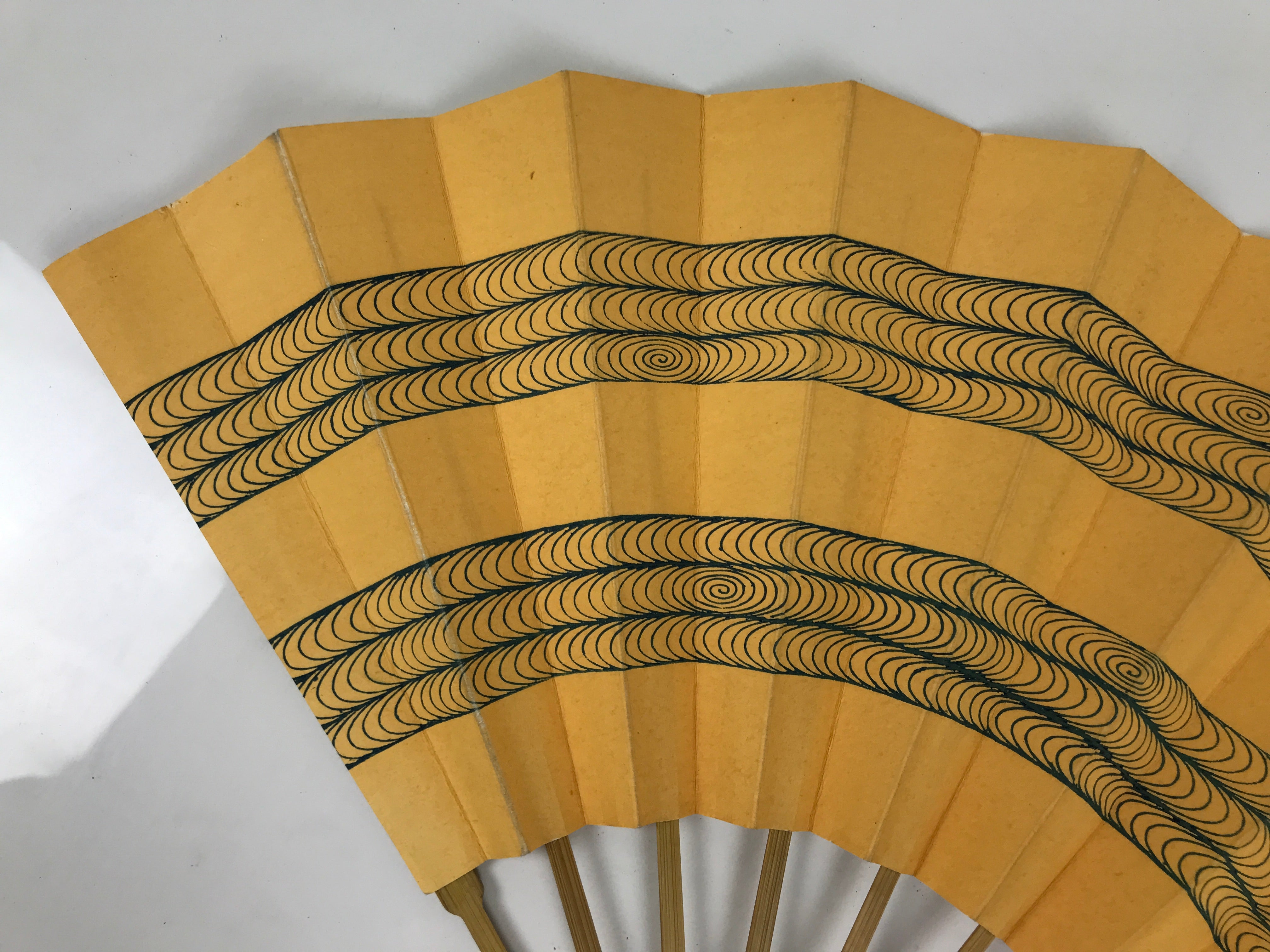 Japanese Paper Folding Fan Sensu Vtg Bamboo Frame Yellow Blue Kanzemizu 4D922