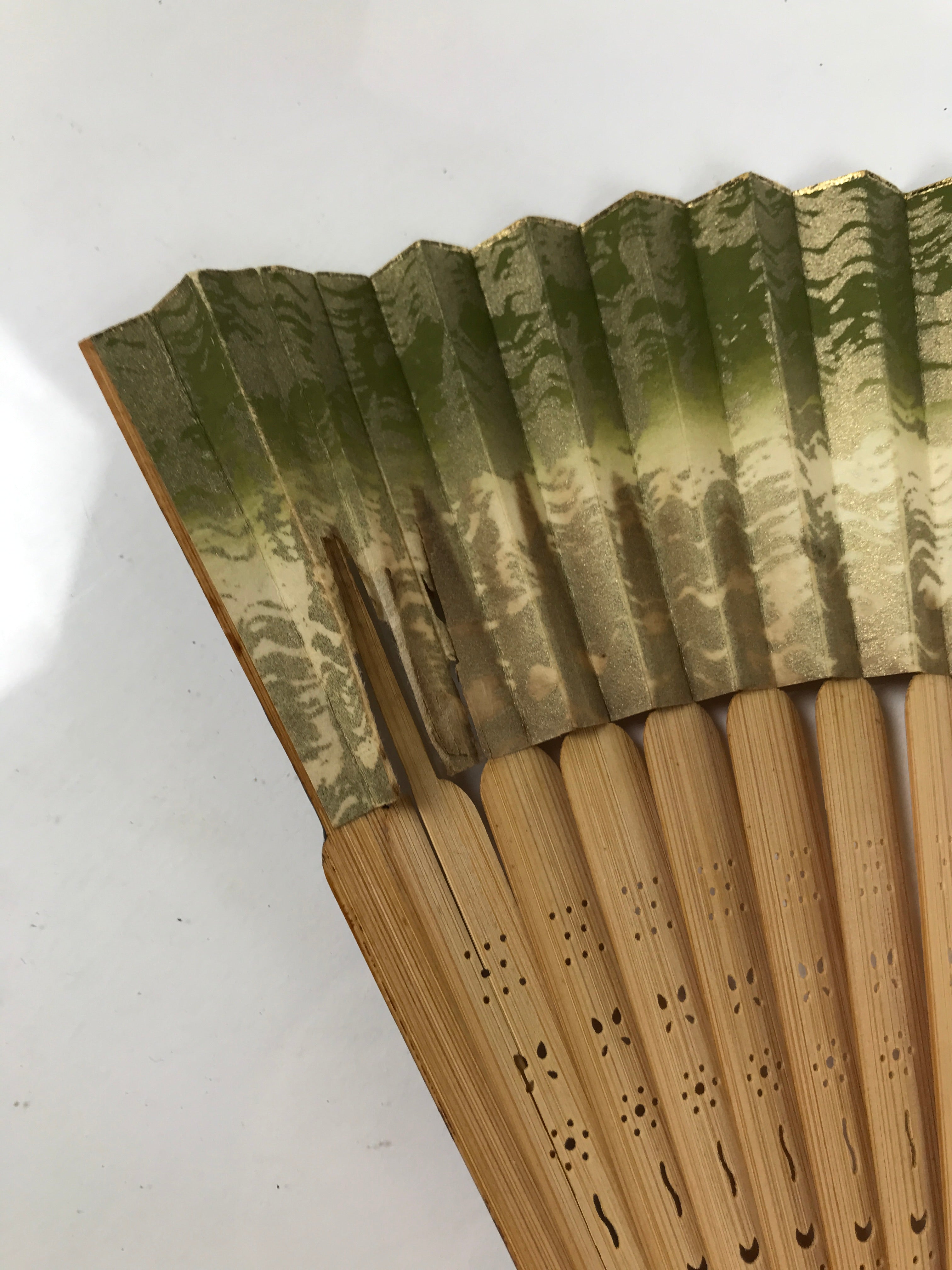 Japanese Paper Folding Fan Sensu Vtg Lacquer Bamboo Frame Green Gold Waves 4D900