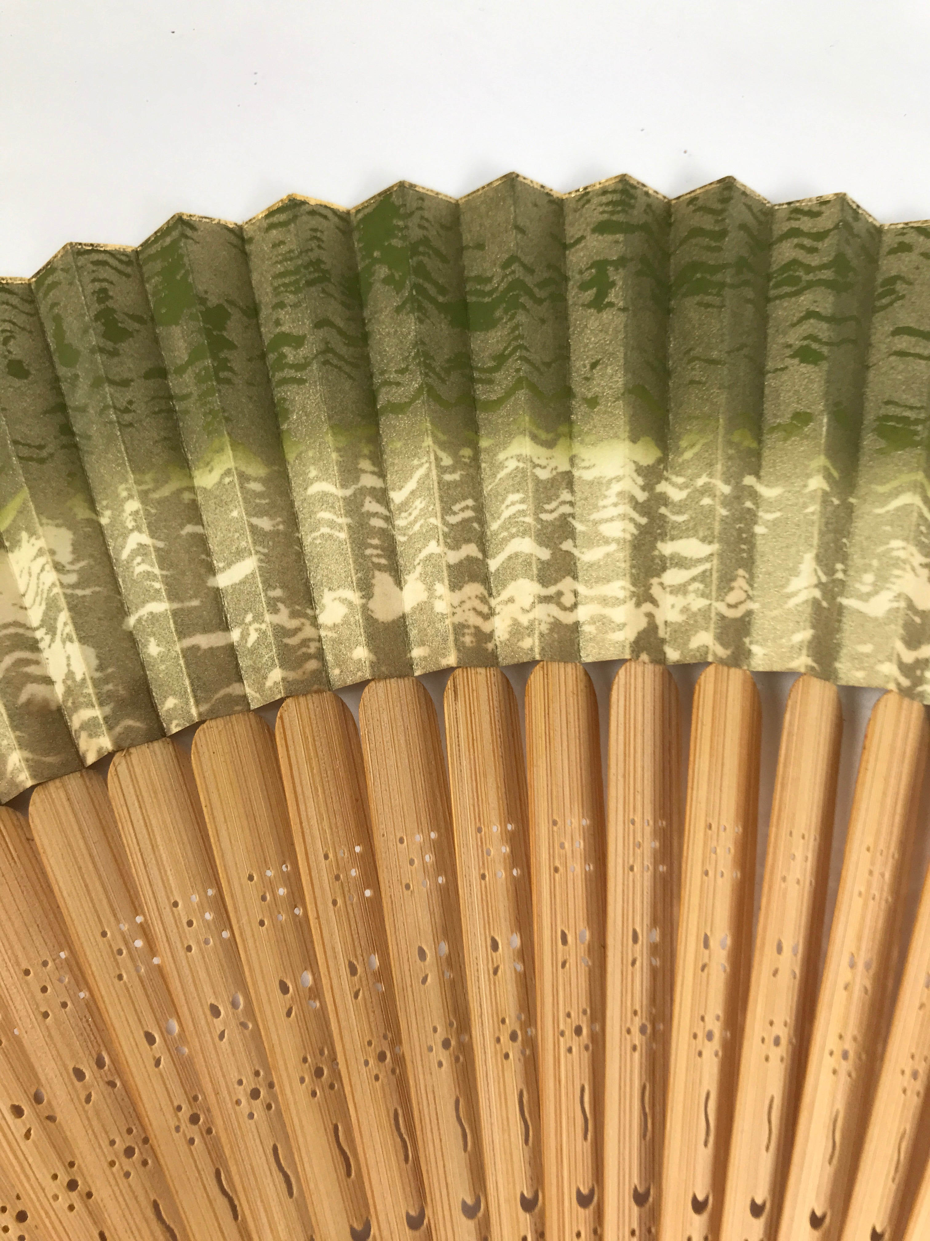 Japanese Paper Folding Fan Sensu Vtg Lacquer Bamboo Frame Green Gold Waves 4D900