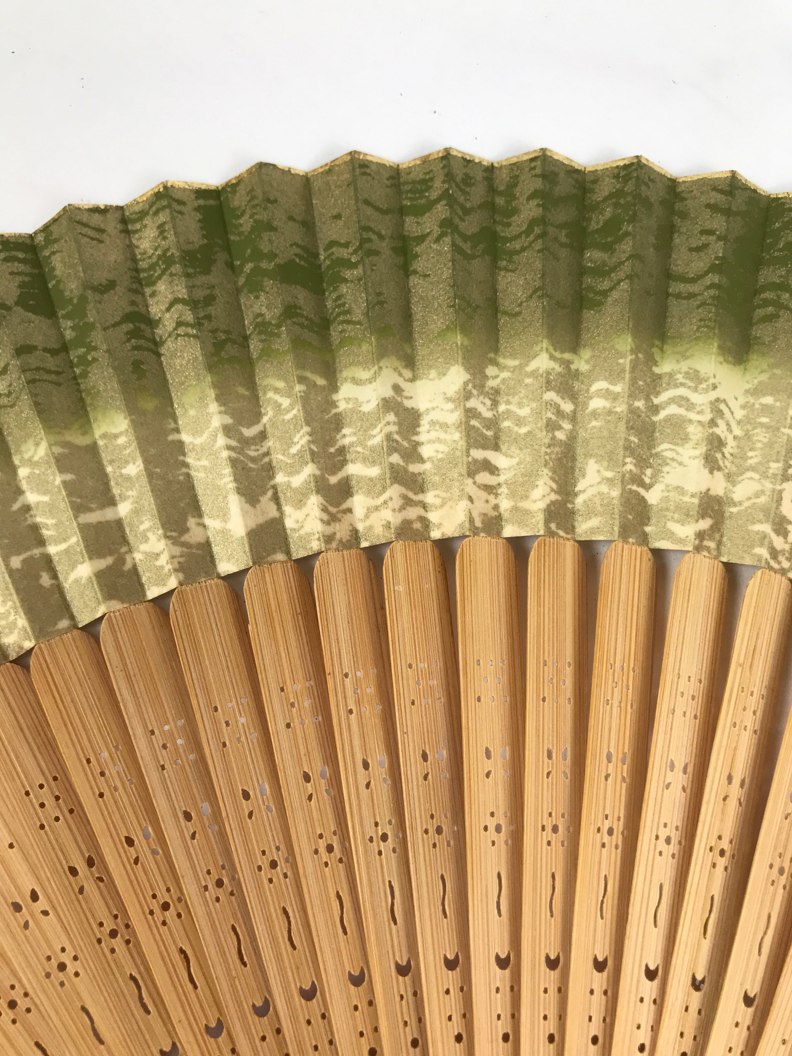 Japanese Paper Folding Fan Sensu Vtg Lacquer Bamboo Frame Green Gold Waves 4D900