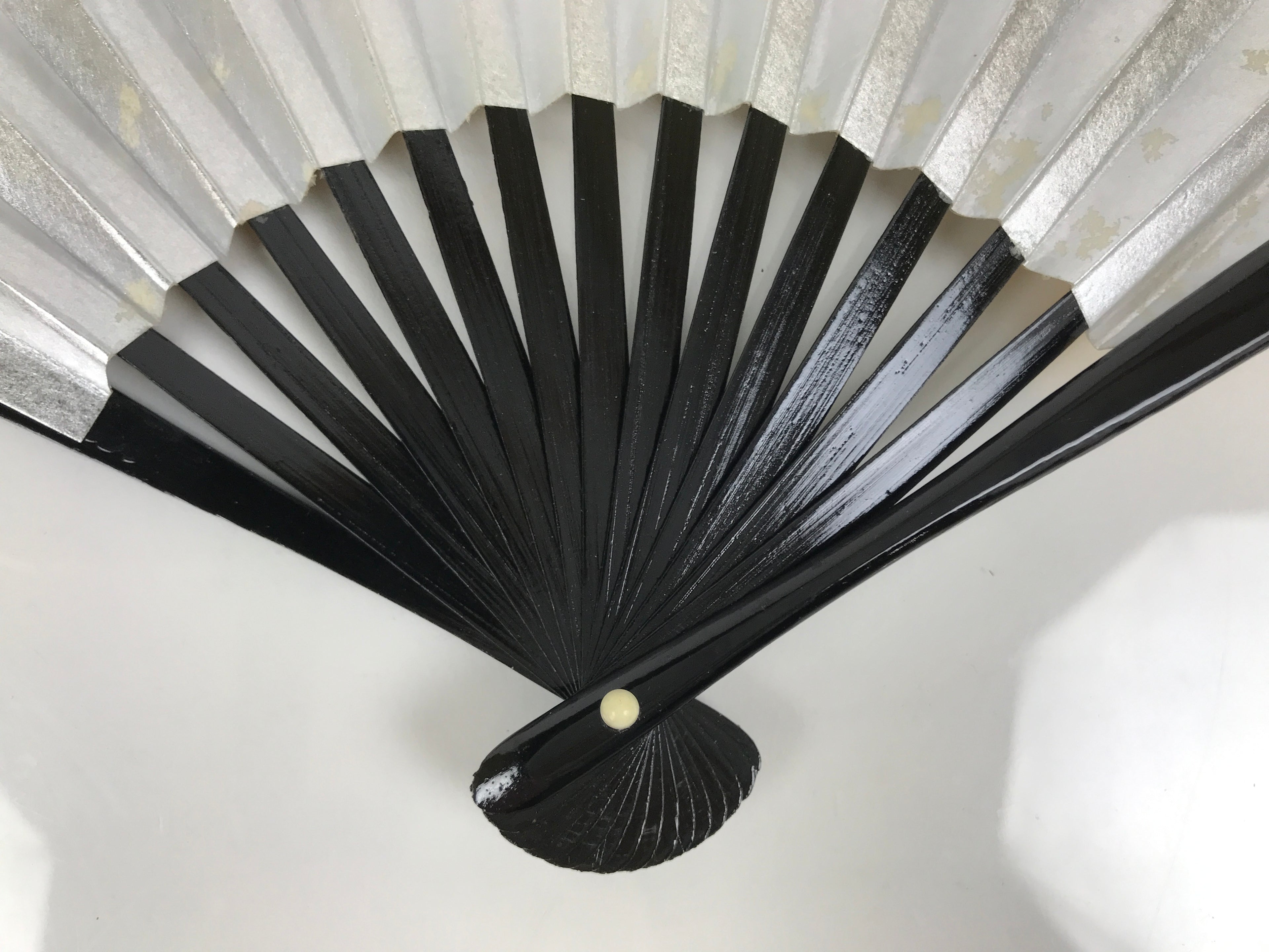 Japanese Paper Folding Fan Sensu Vtg Lacquered Bamboo Gold Silver Formal 4D959