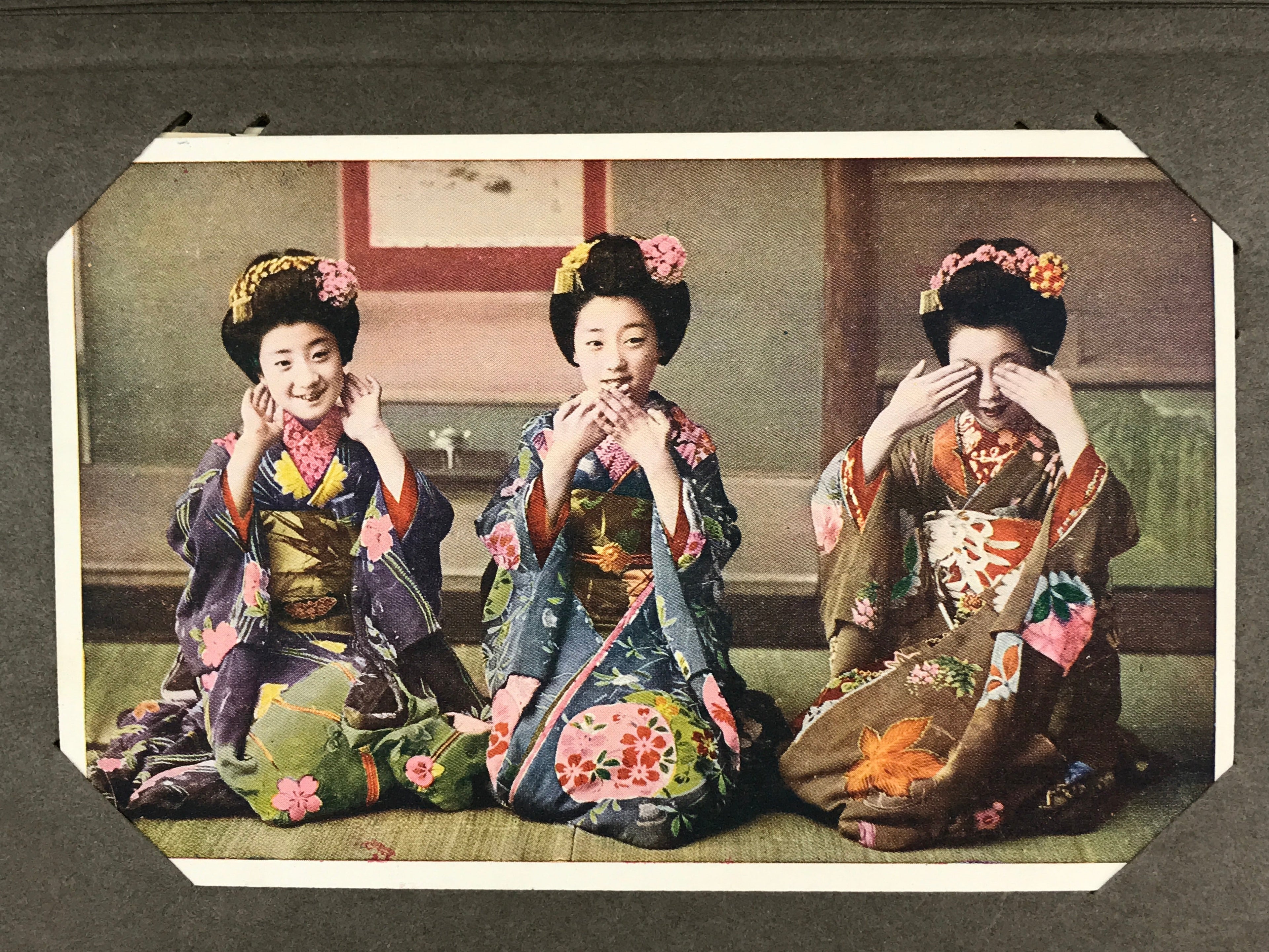 Japanese Photo Album 52pc C1930 Geisha Beautiful Kimono Ladies Friends AB126
