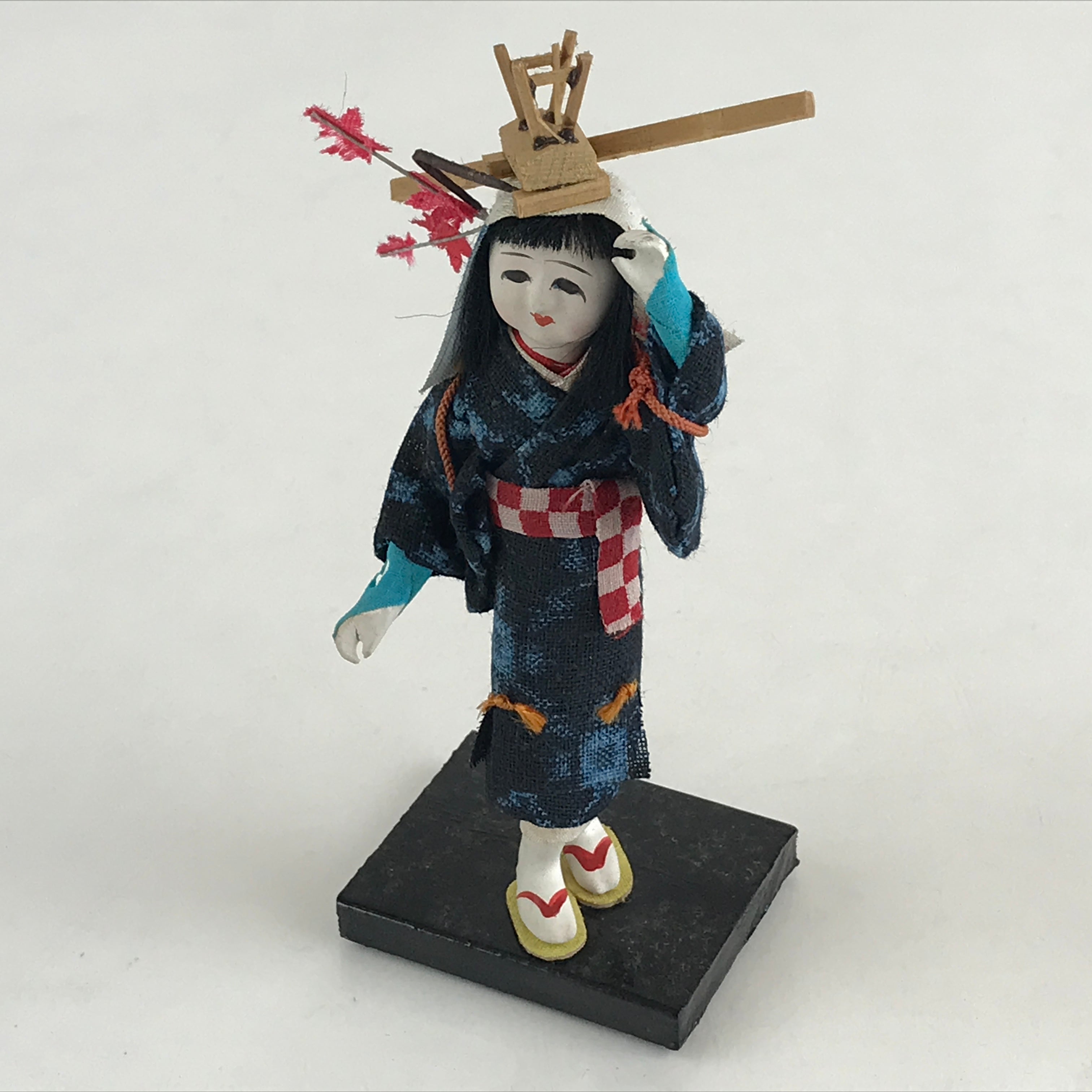 Japanese Plaster Kimono Lady Doll Kyo Ningyo Flower Dance Praying Rain BD887