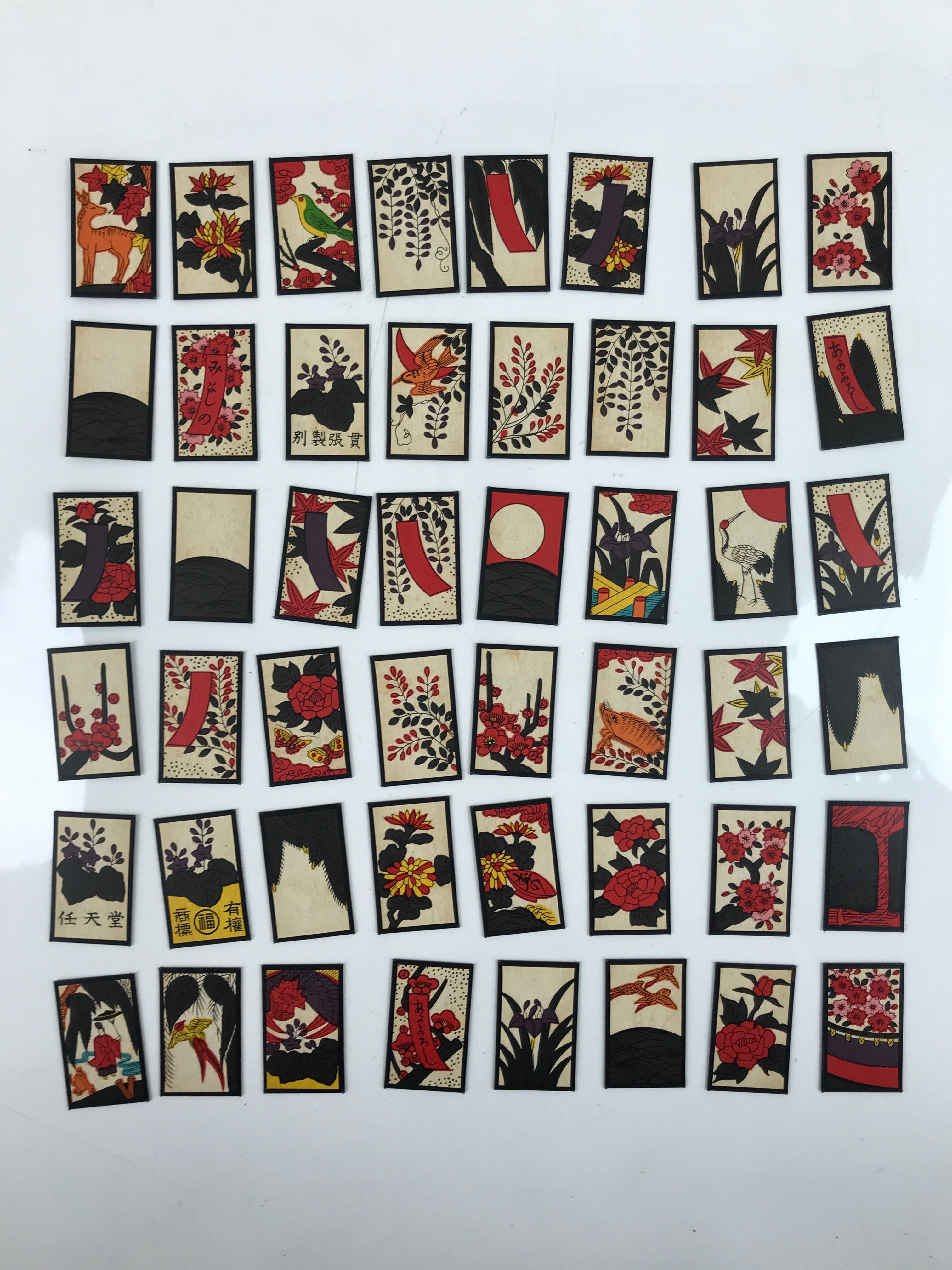 Japanese Playing Cards Hanafuda Game Vtg Nintendo Plastic Boxed Karuta JK702