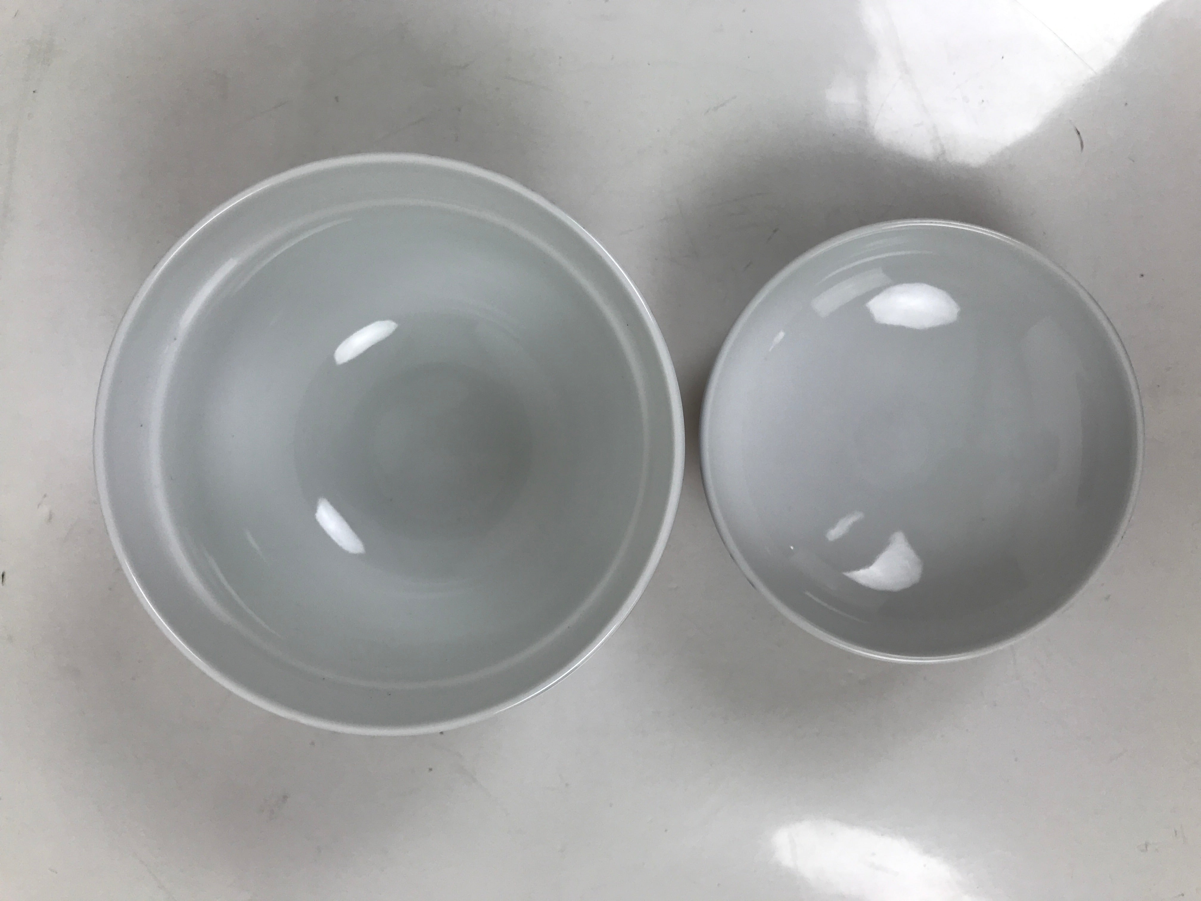 Japanese Porcelain Arita Ware Lidded Bowl Owan Vtg Pottery White Blue Peony Y421