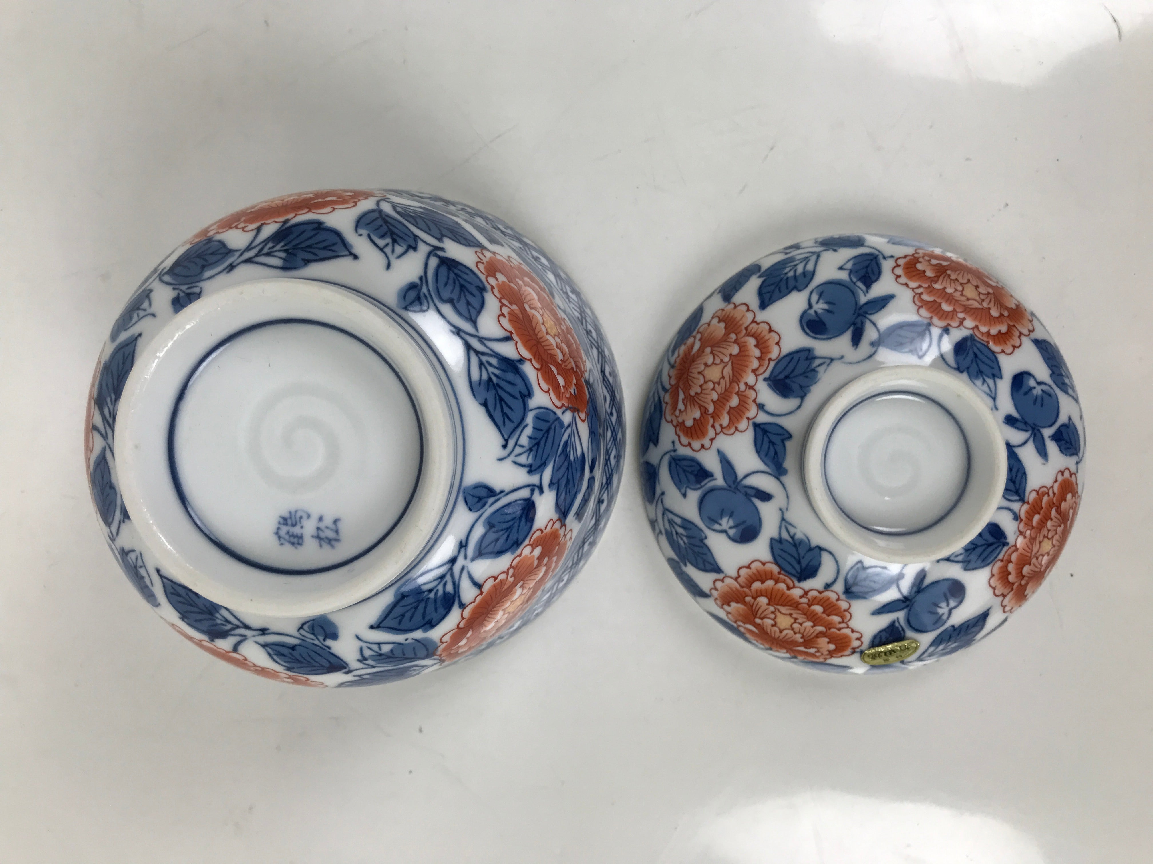 Japanese Porcelain Arita Ware Lidded Bowl Owan Vtg Pottery White Blue Peony Y421