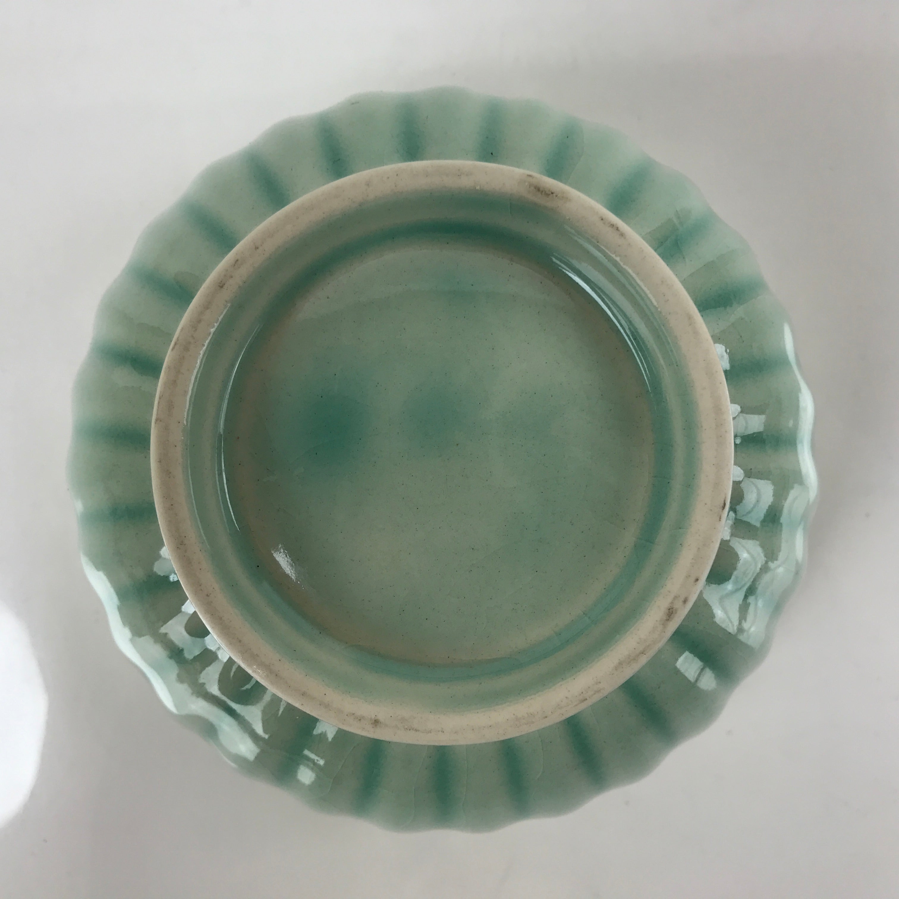 Japanese Porcelain Large Bowl Vtg Chrysanthemum Flower Shape Celadon PY903