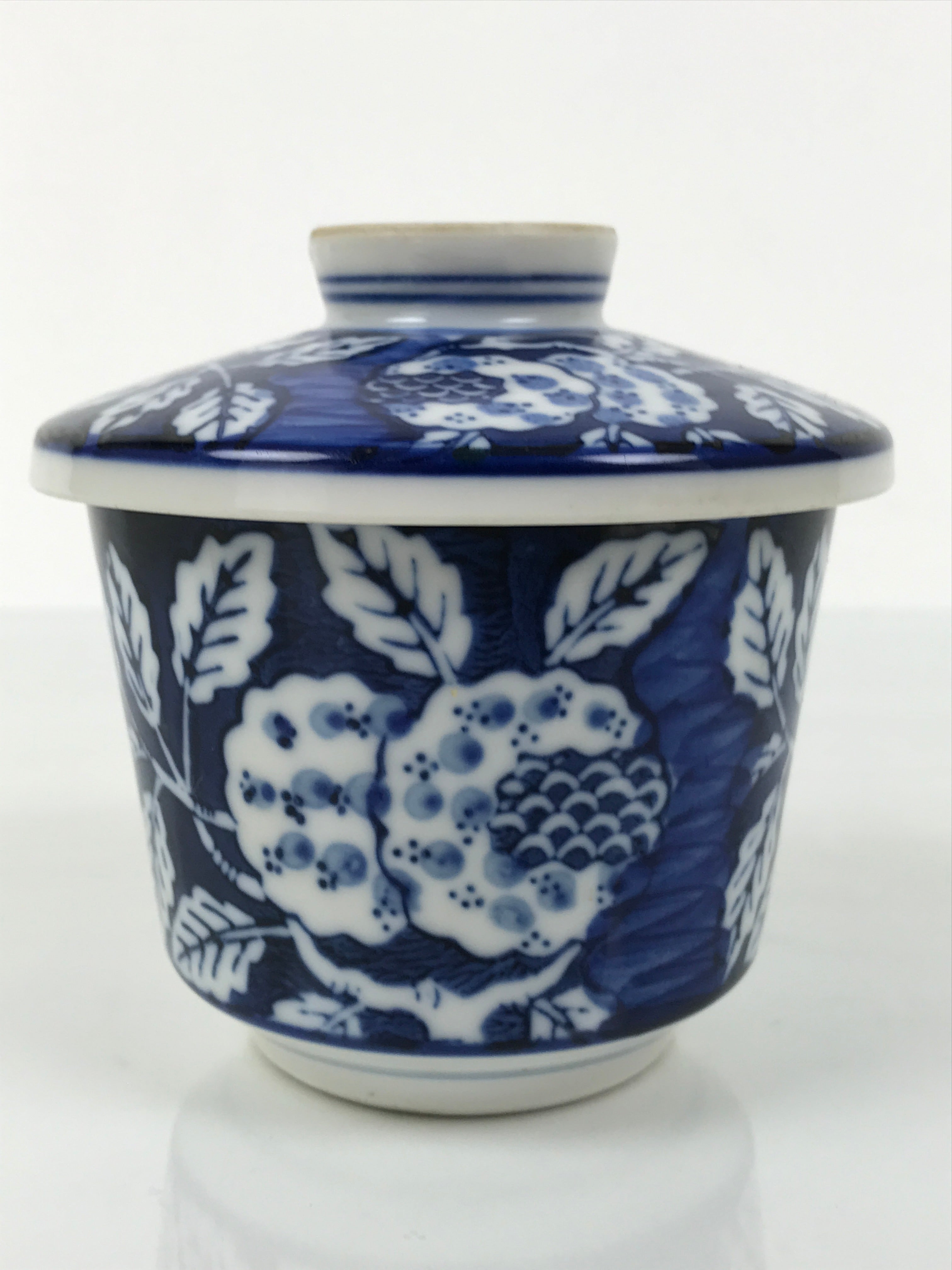 Japanese Porcelain Lidded Bowl Mushiwan White Blue Leaf Floral Sometsuke Y457