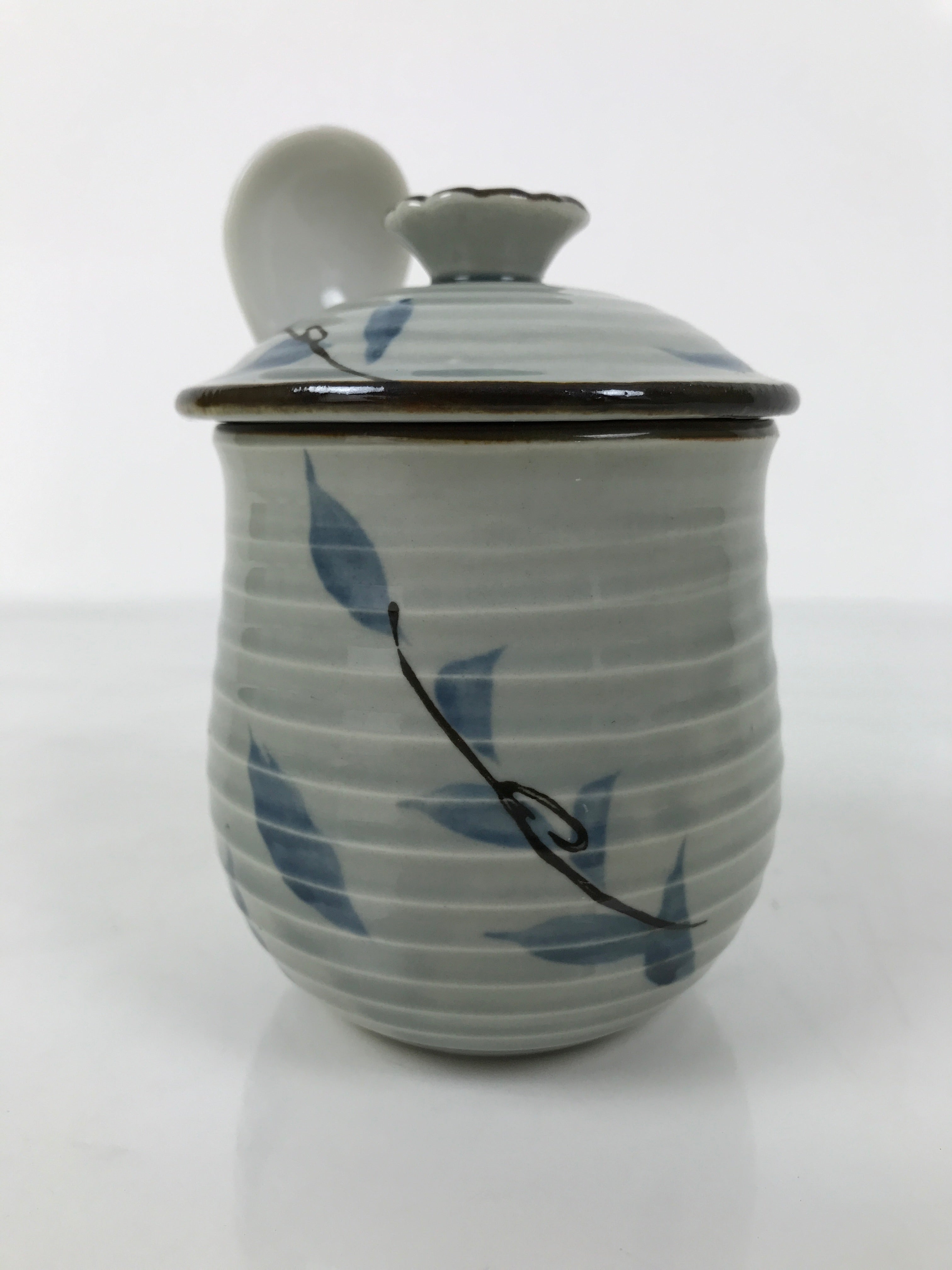 Japanese Porcelain Lidded Cup w/Spoon Pink Cherry Blossom Blue Container Y488