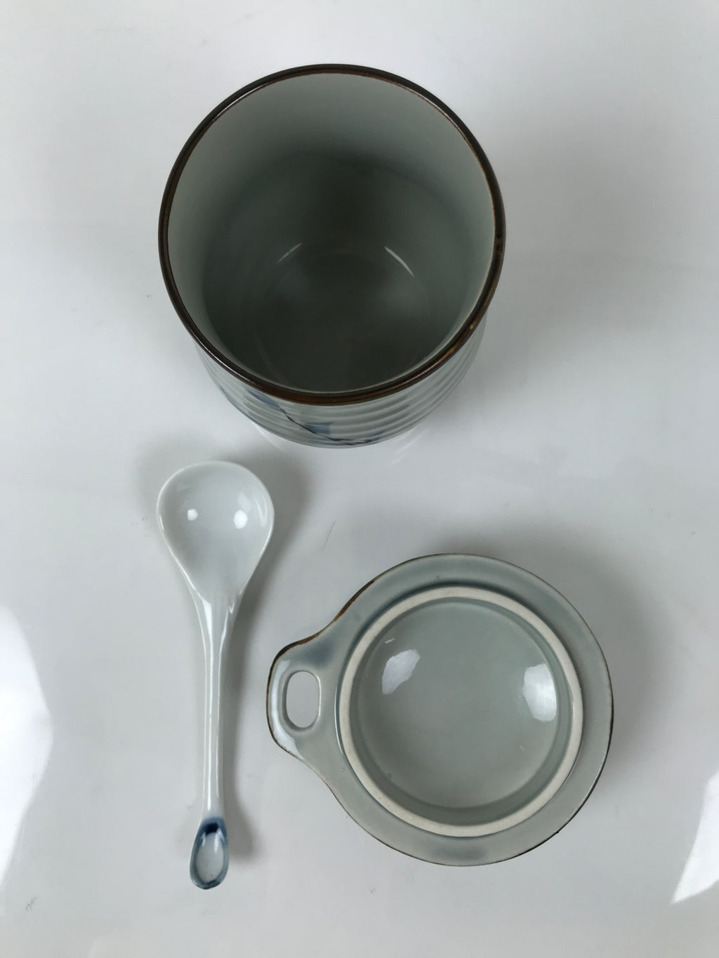 Japanese Porcelain Lidded Cup w/Spoon Pink Cherry Blossom Blue Container Y488