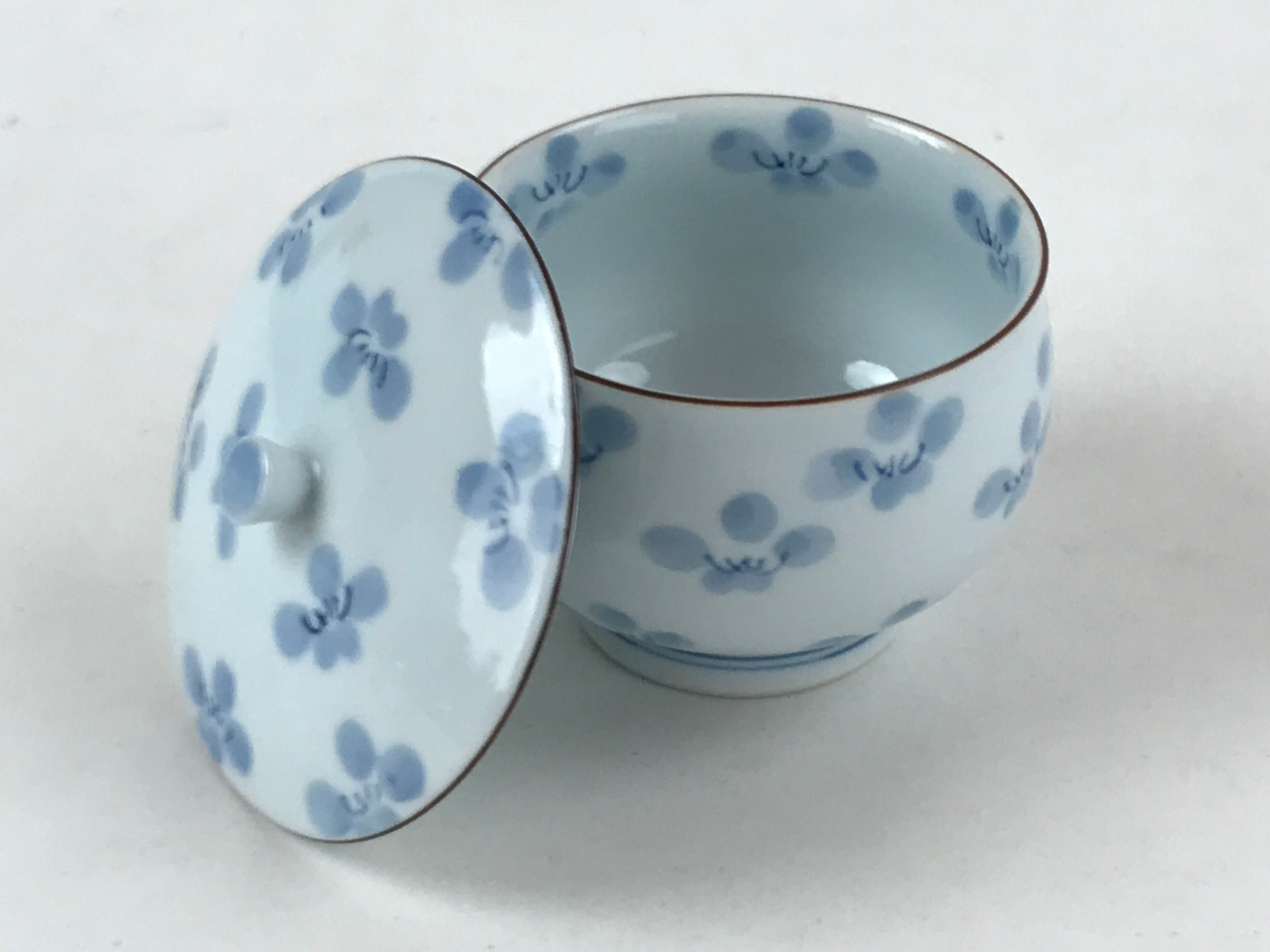 Japanese Porcelain Lidded Teacup Vtg Blue Flowers Chawan Pottery Yunomi TC384