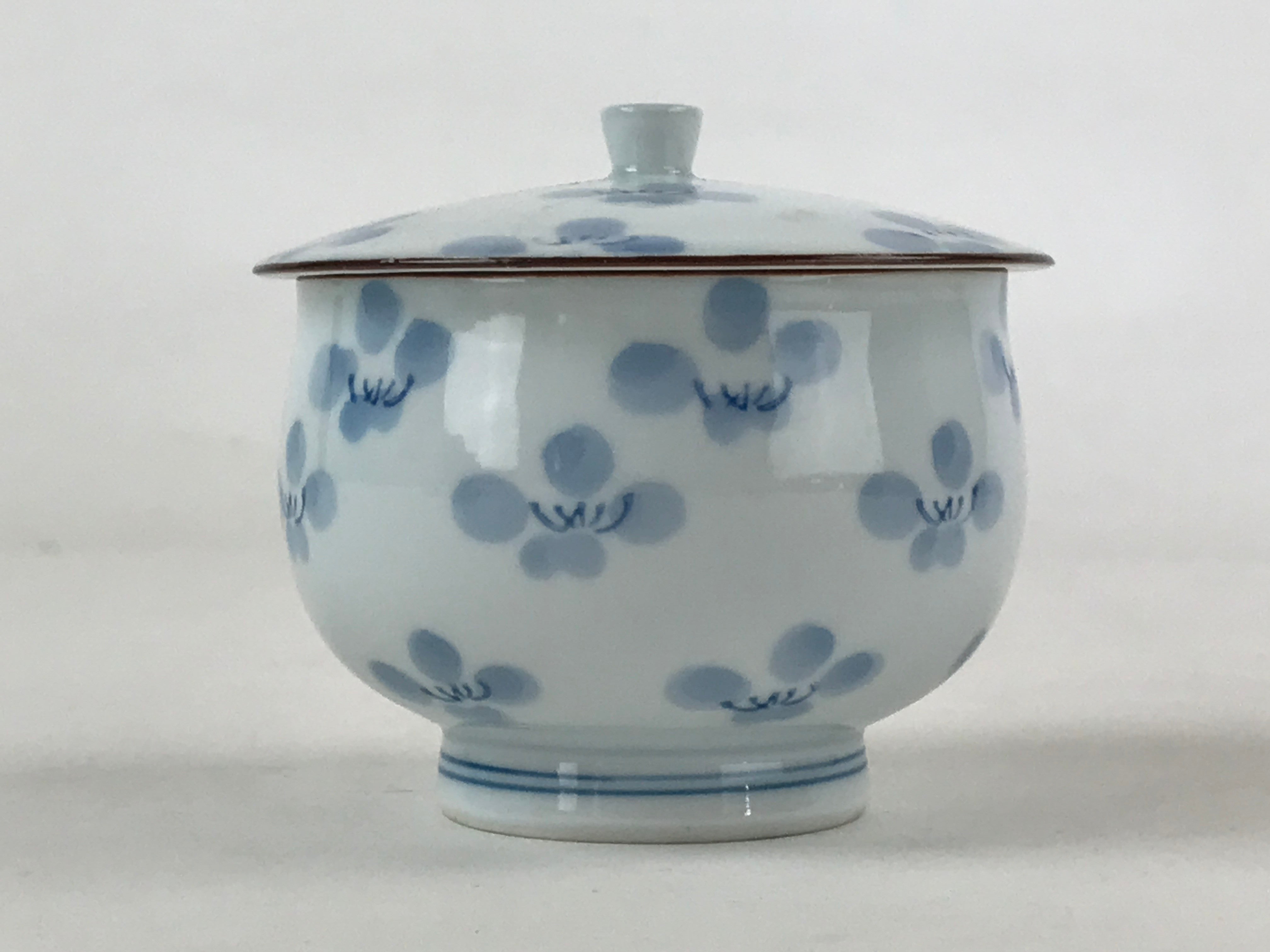 Japanese Porcelain Lidded Teacup Vtg Blue Flowers Chawan Pottery Yunomi TC384