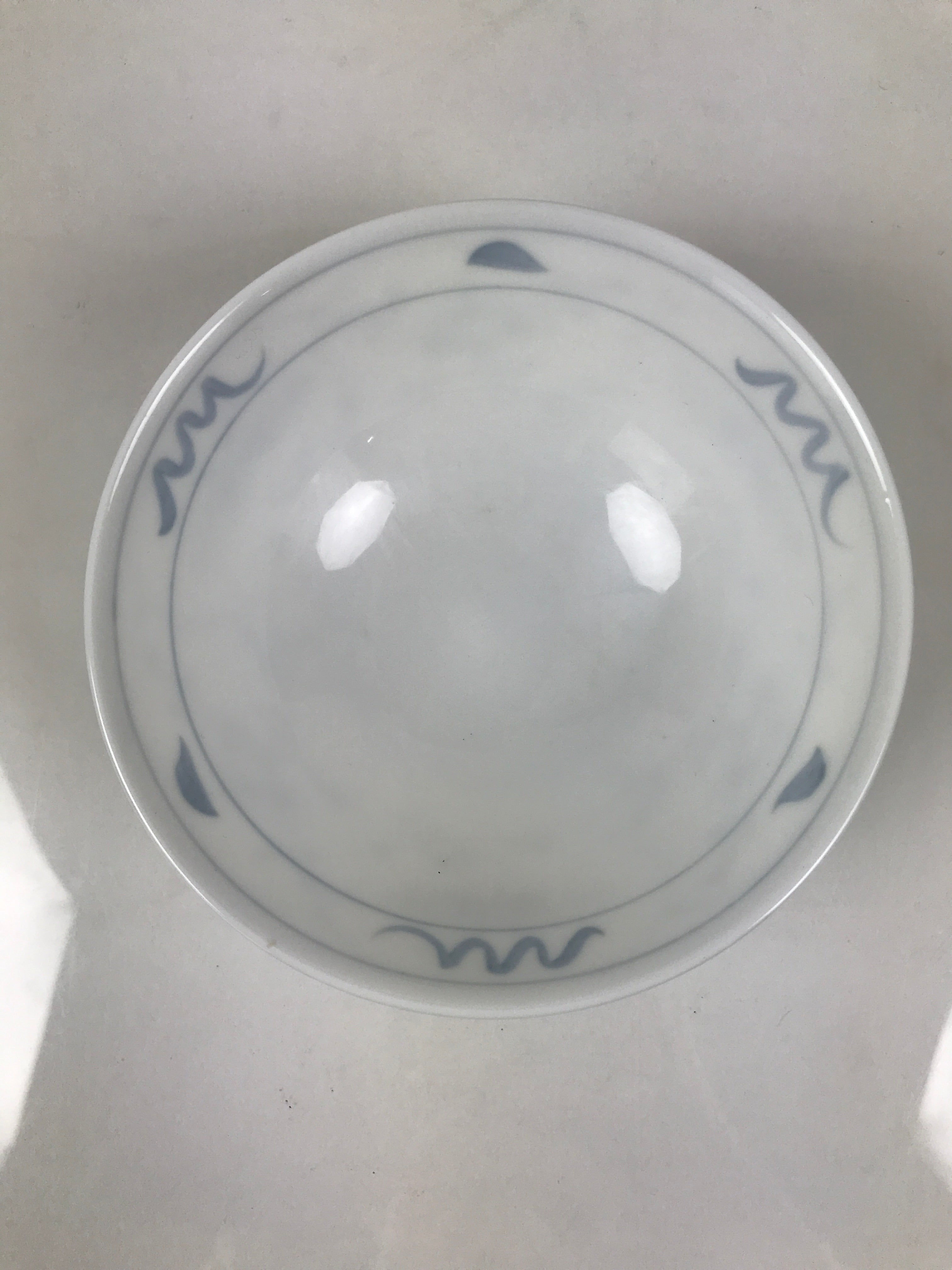 Japanese Porcelain Mino Ware Rice Bowl Chawan Vtg White Blue Plant Vine Tea Y493