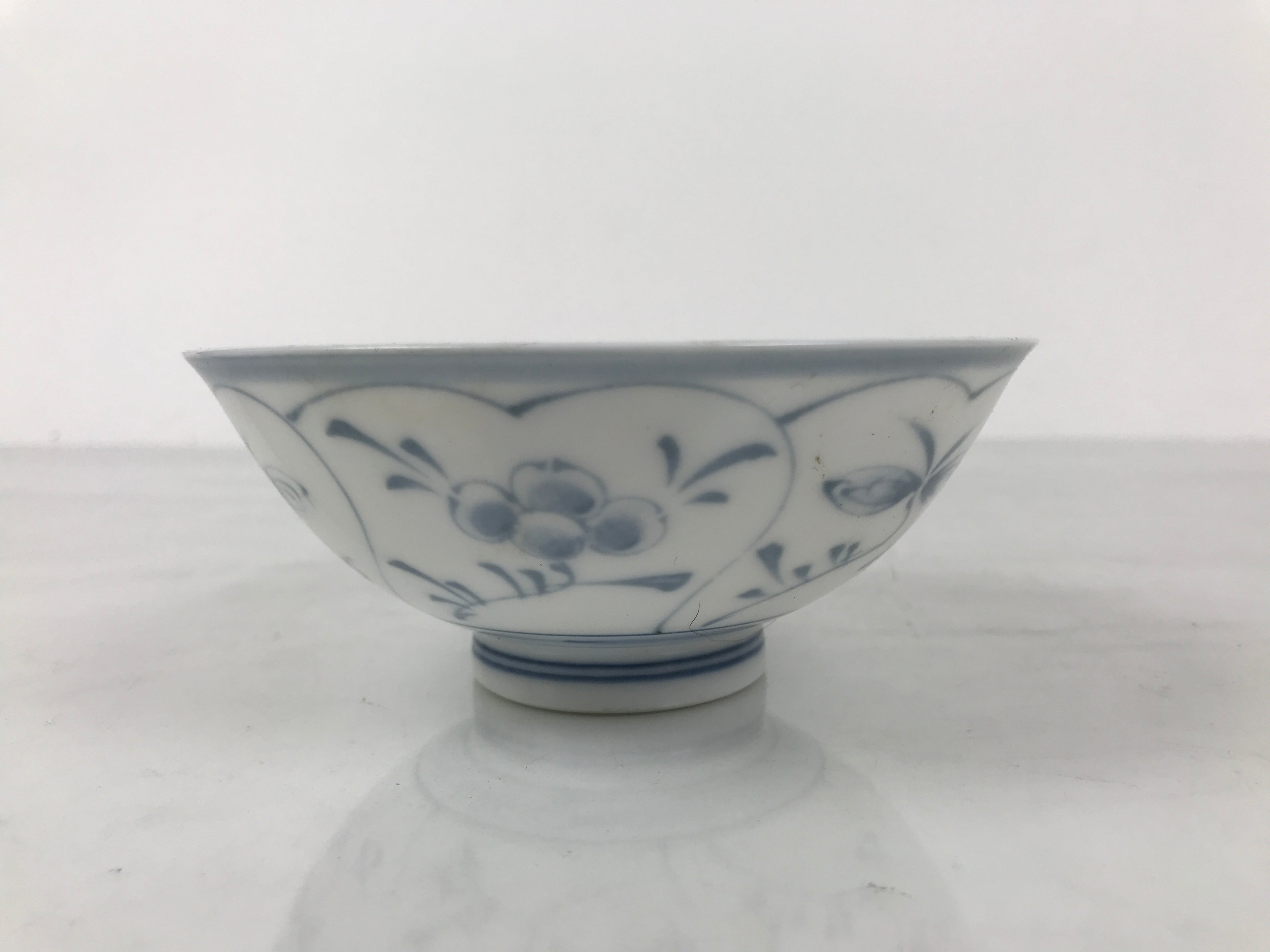 Japanese Porcelain Mino Ware Rice Bowl Chawan Vtg White Blue Plant Vine Tea Y495