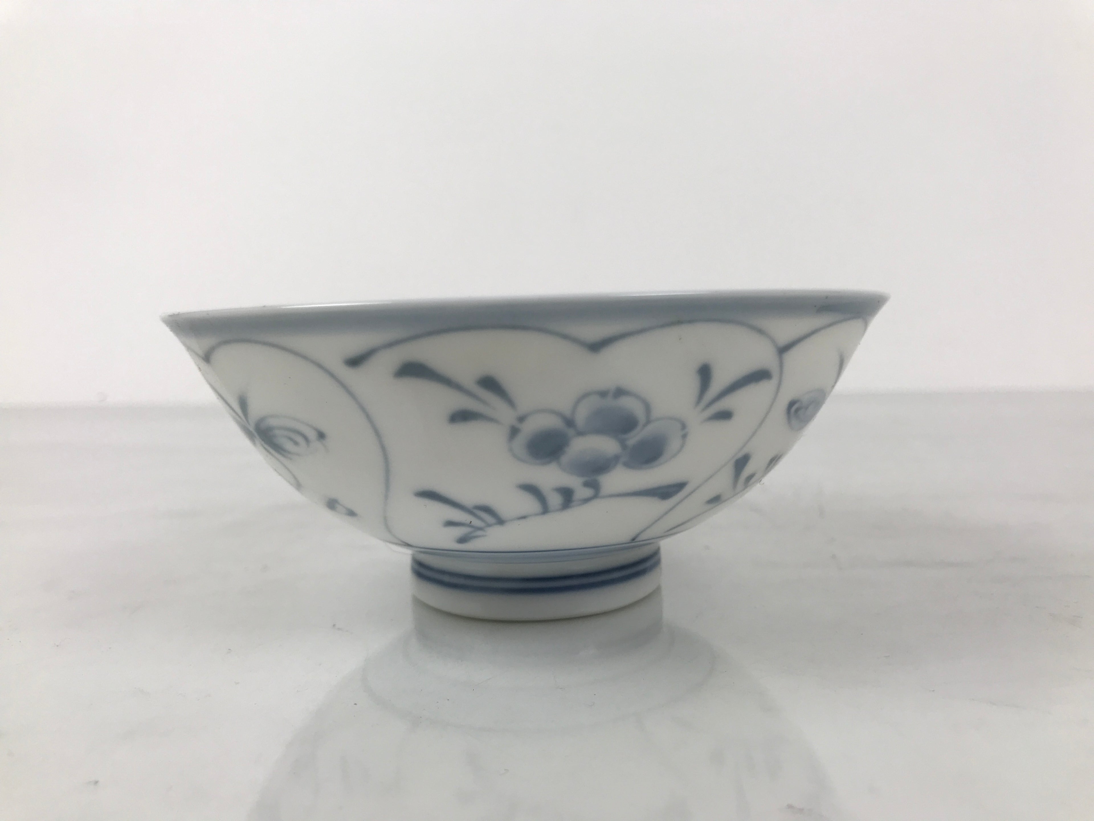 Japanese Porcelain Mino Ware Rice Bowl Chawan Vtg White Blue Plant Vine Tea Y495