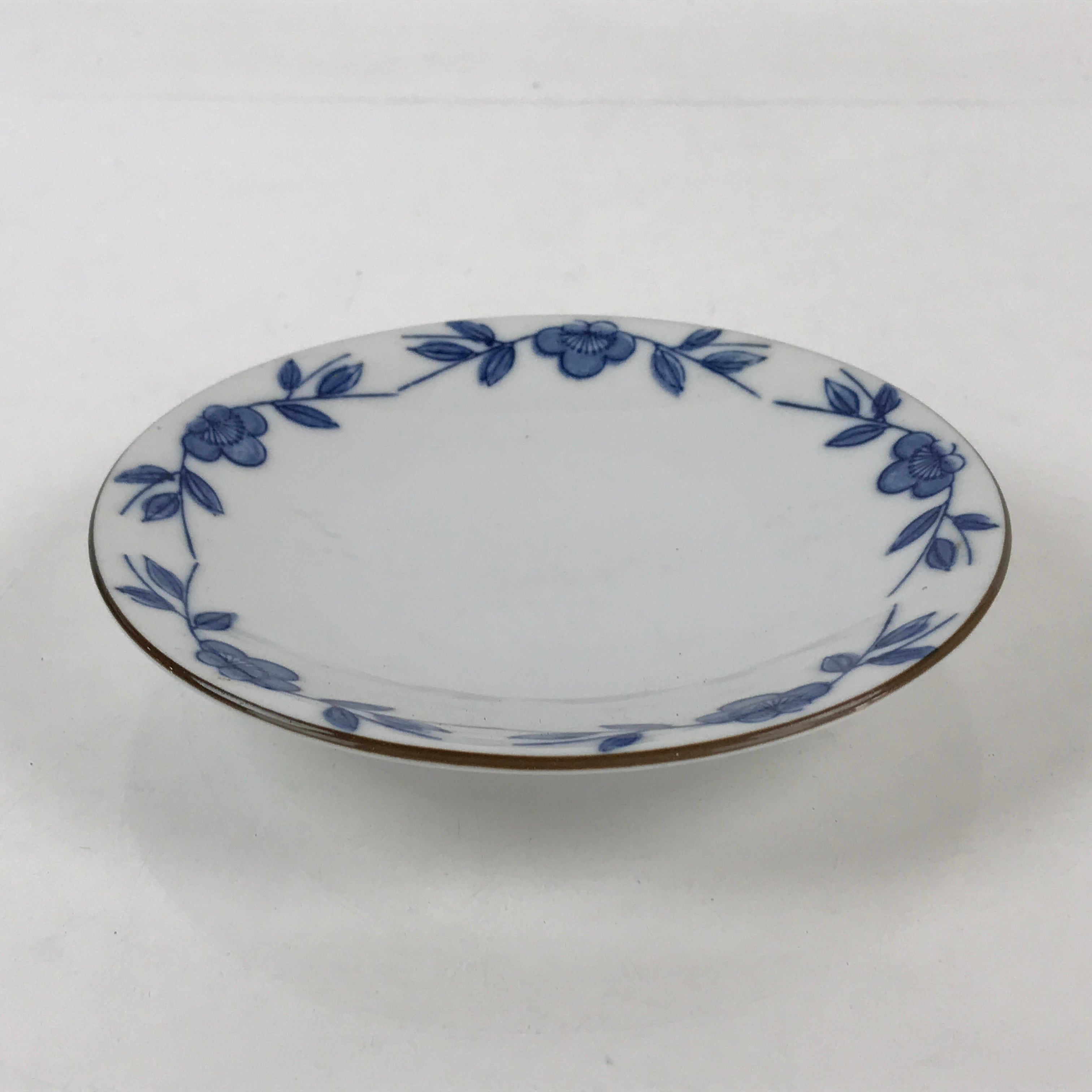 Japanese Porcelain Plate Blue Sometsuke Plum blossoms Flower Pattern Sara PY239