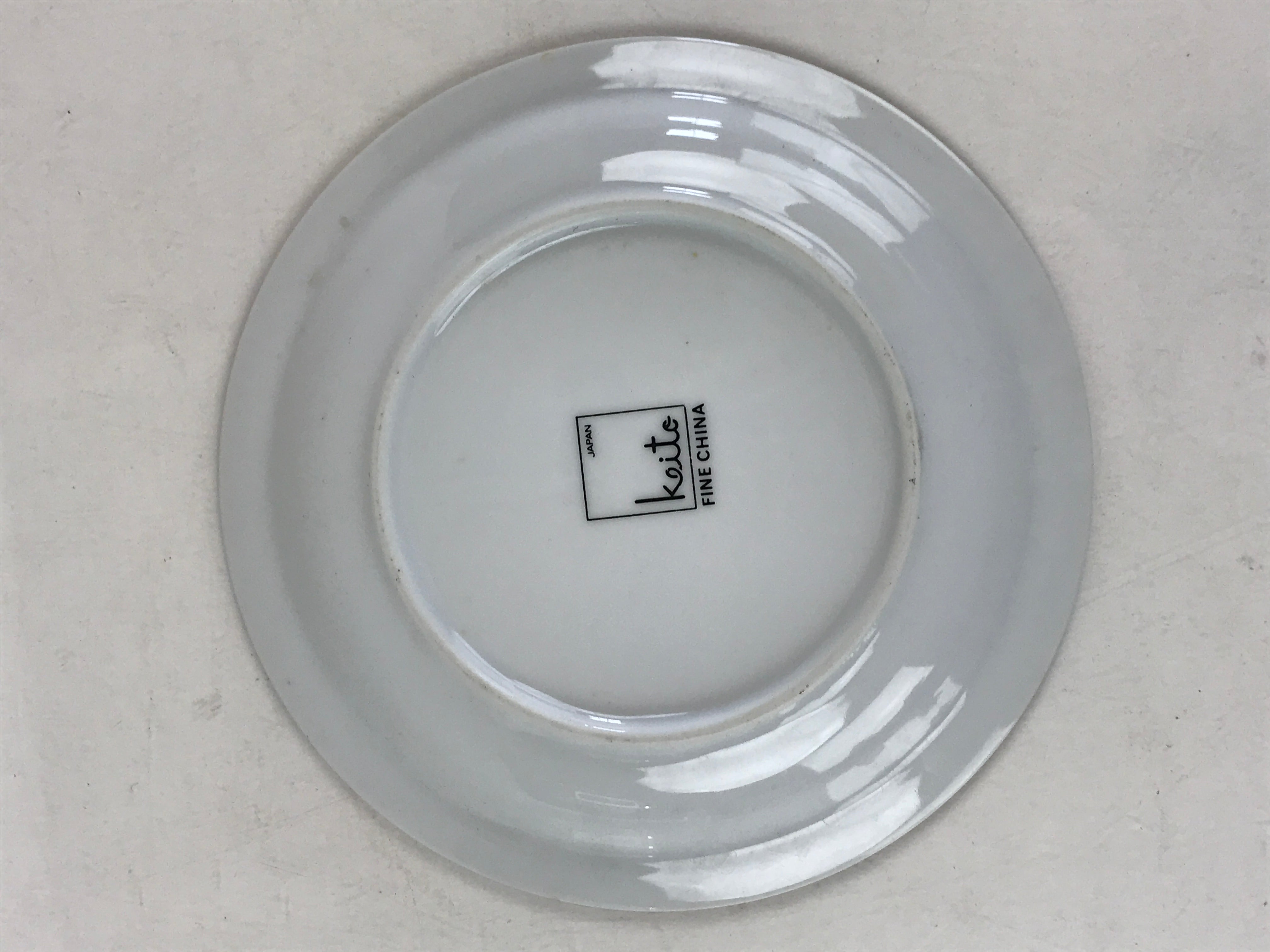 Japanese Porcelain Plate Keito Japan Fine China White Light Green Border PY255