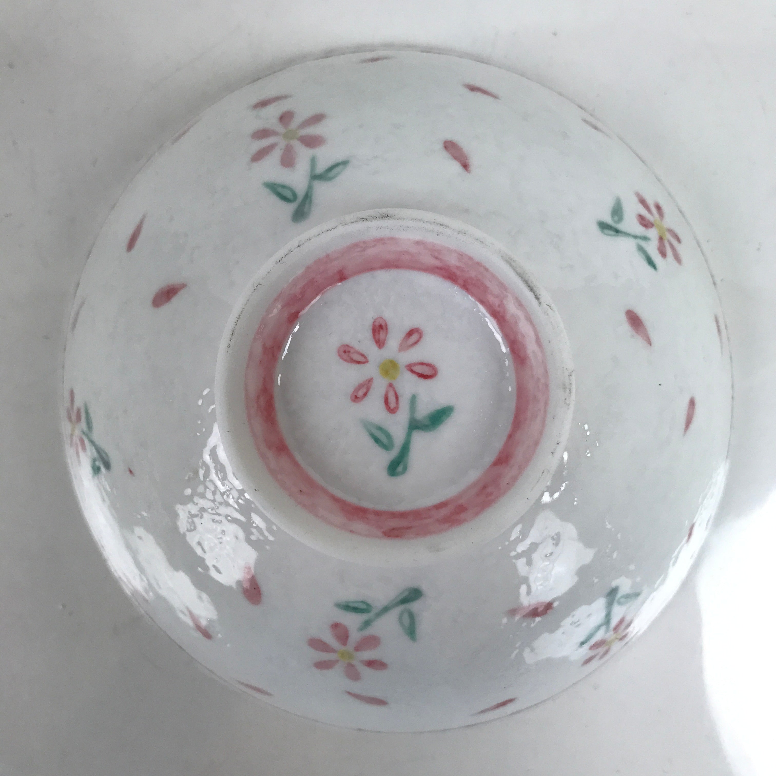 Japanese Porcelain Rice Bowl Owan Vtg Wide Textured White Pink Petal Flowers Y48