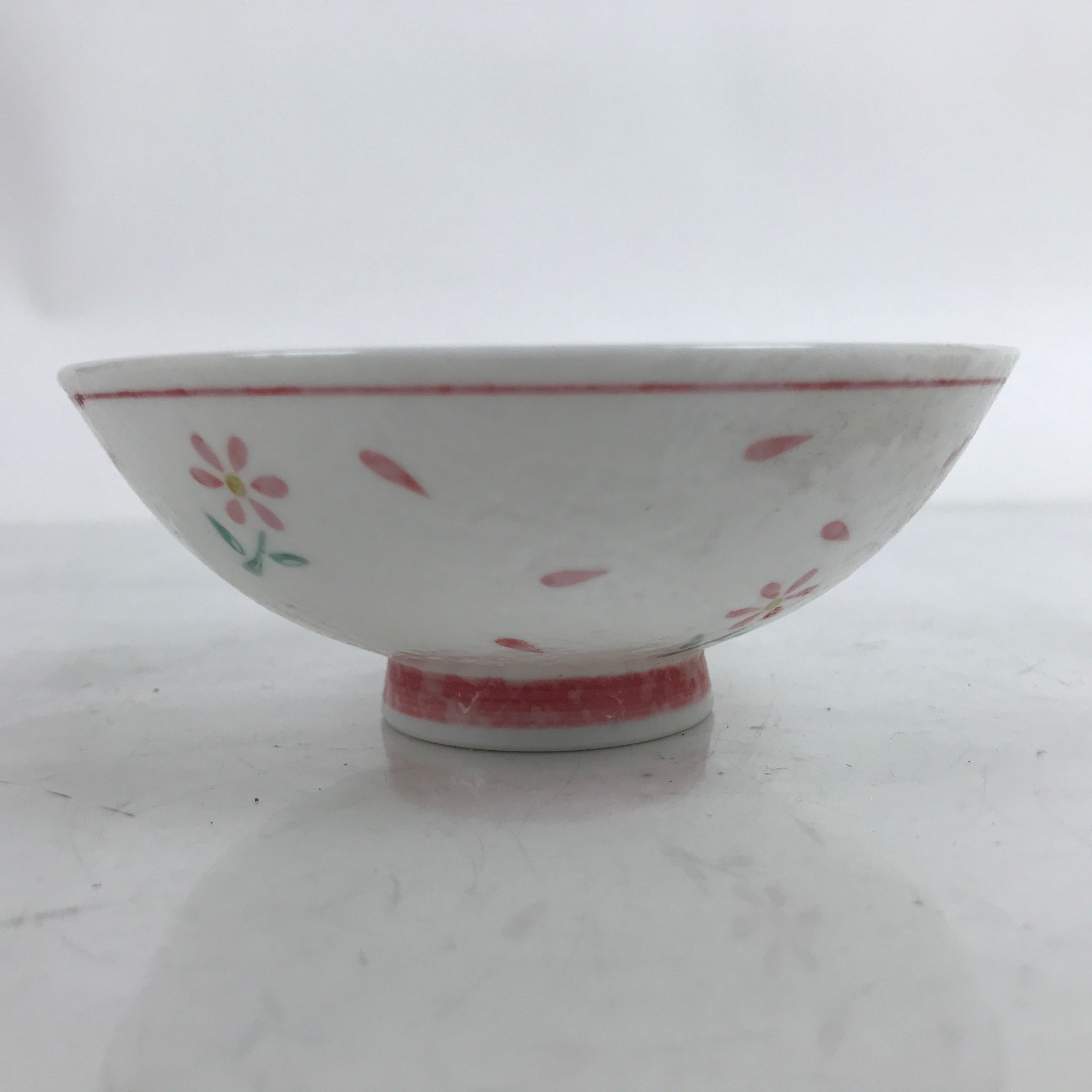 Japanese Porcelain Rice Bowl Owan Vtg Wide Textured White Pink Petal Flowers Y49