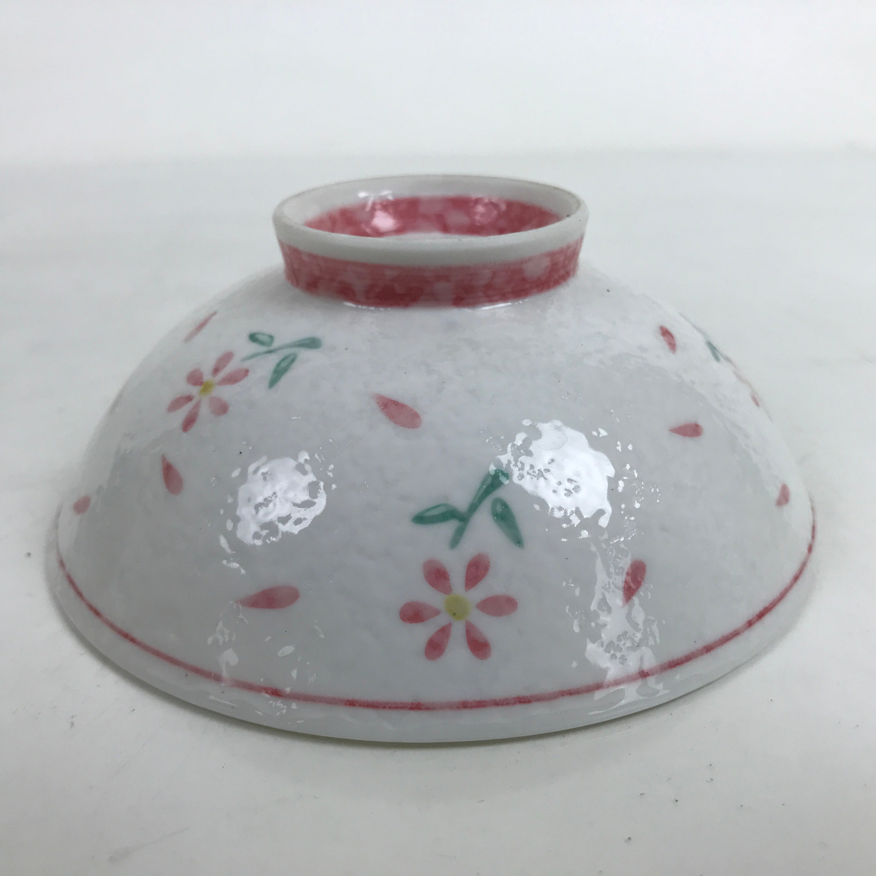 Japanese Porcelain Rice Bowl Owan Vtg Wide Textured White Pink Petal Flowers Y49