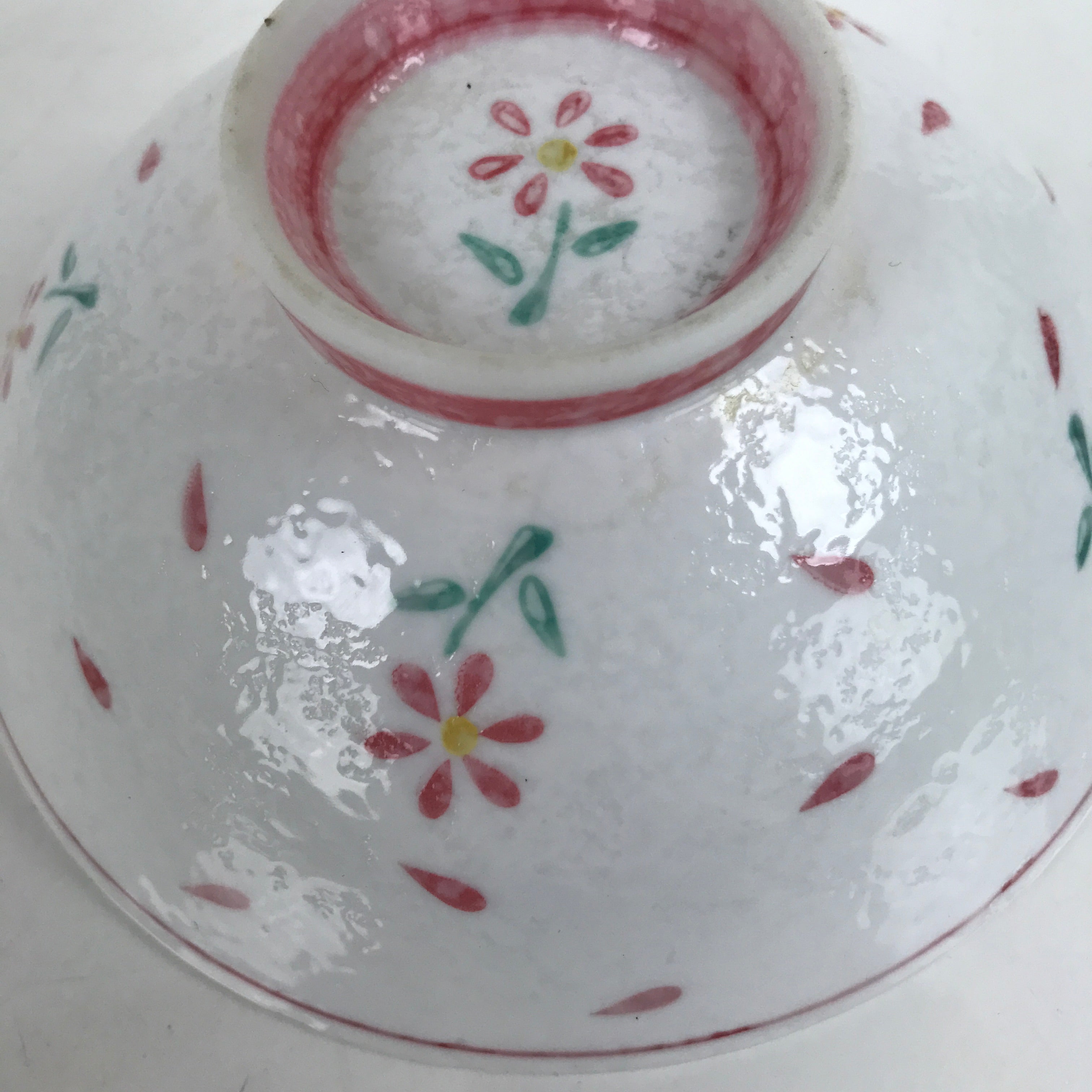 Japanese Porcelain Rice Bowl Owan Vtg Wide Textured White Pink Petal Flowers Y50