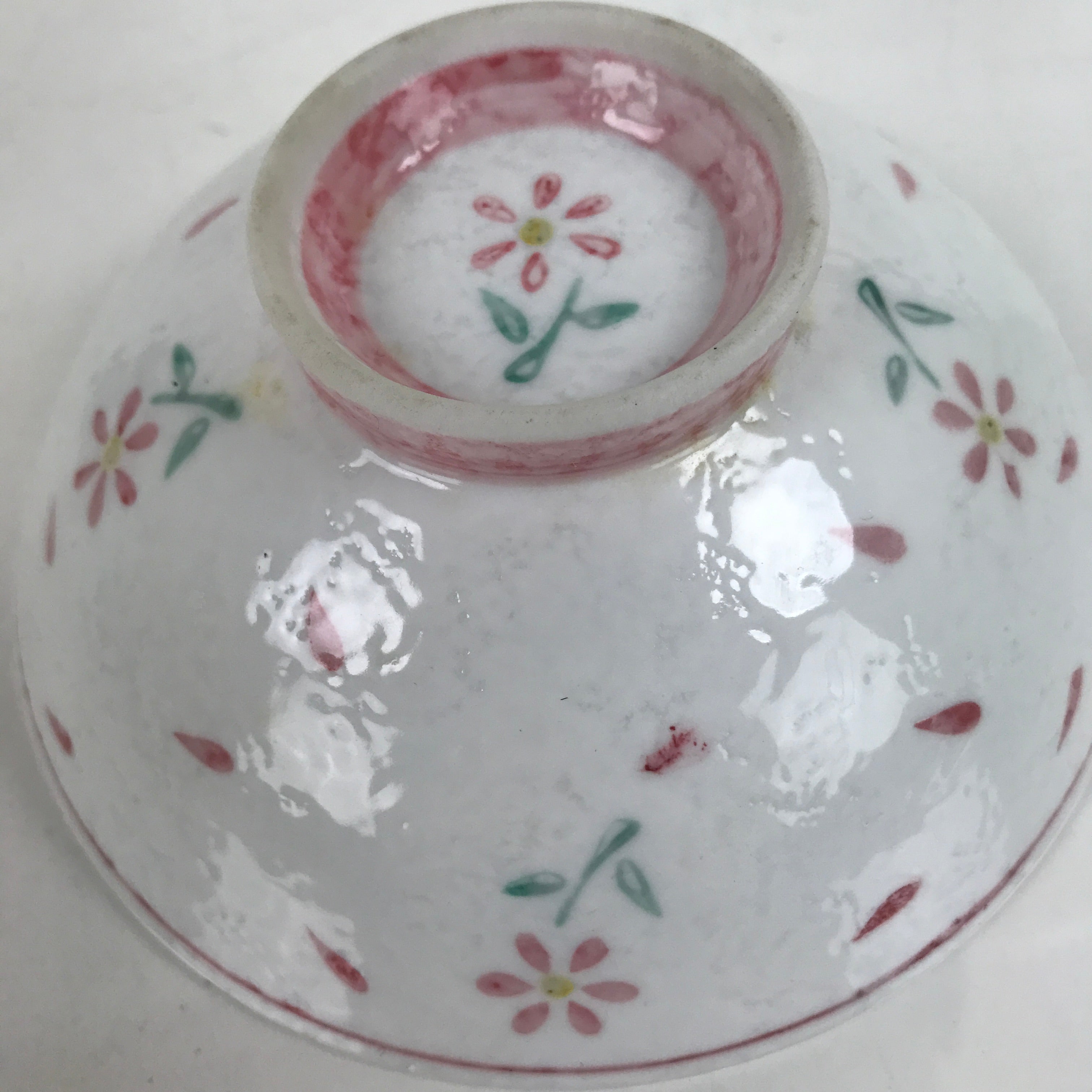 Japanese Porcelain Rice Bowl Owan Vtg Wide Textured White Pink Petal Flowers Y51