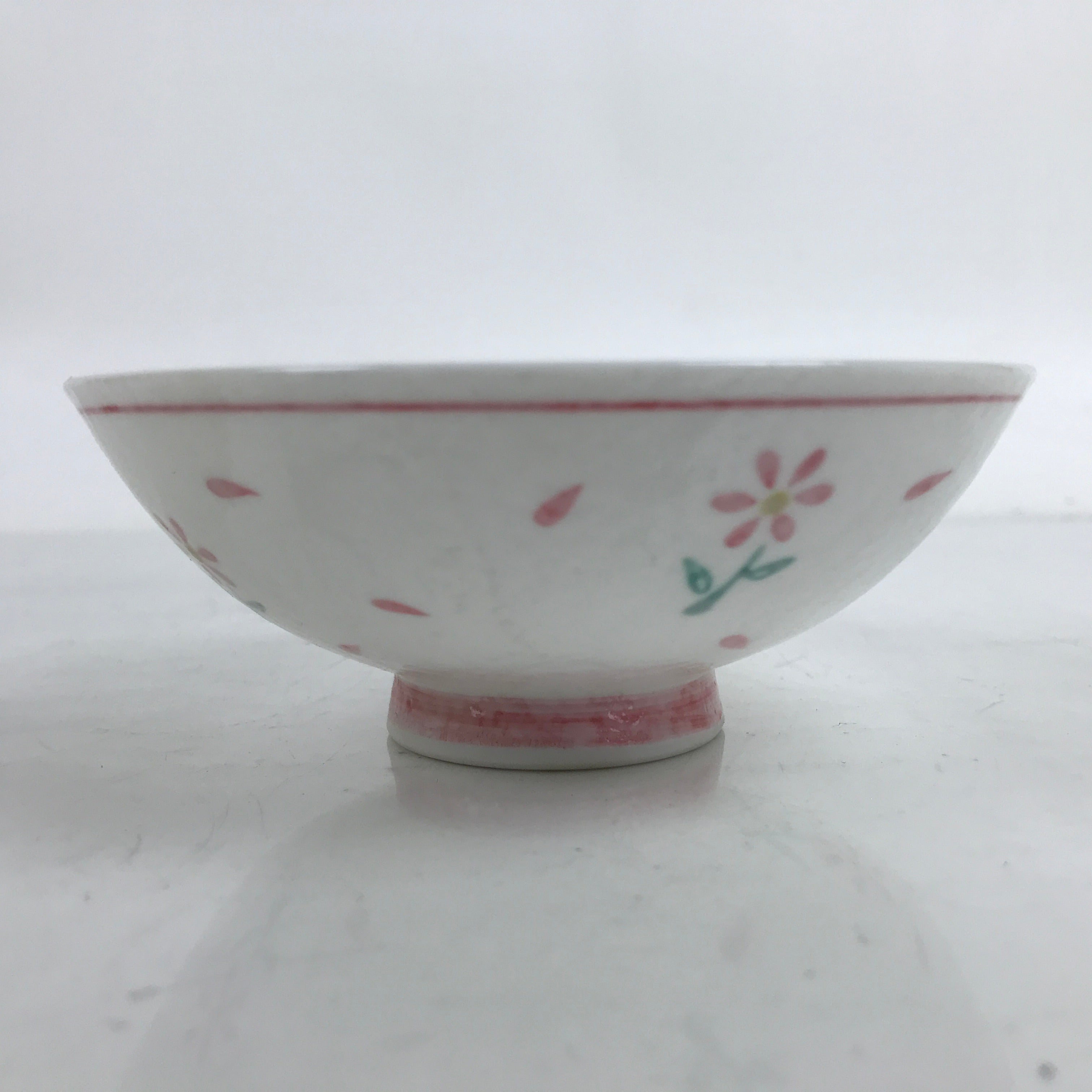 Japanese Porcelain Rice Bowl Owan Vtg Wide Textured White Pink Petal Flowers Y51