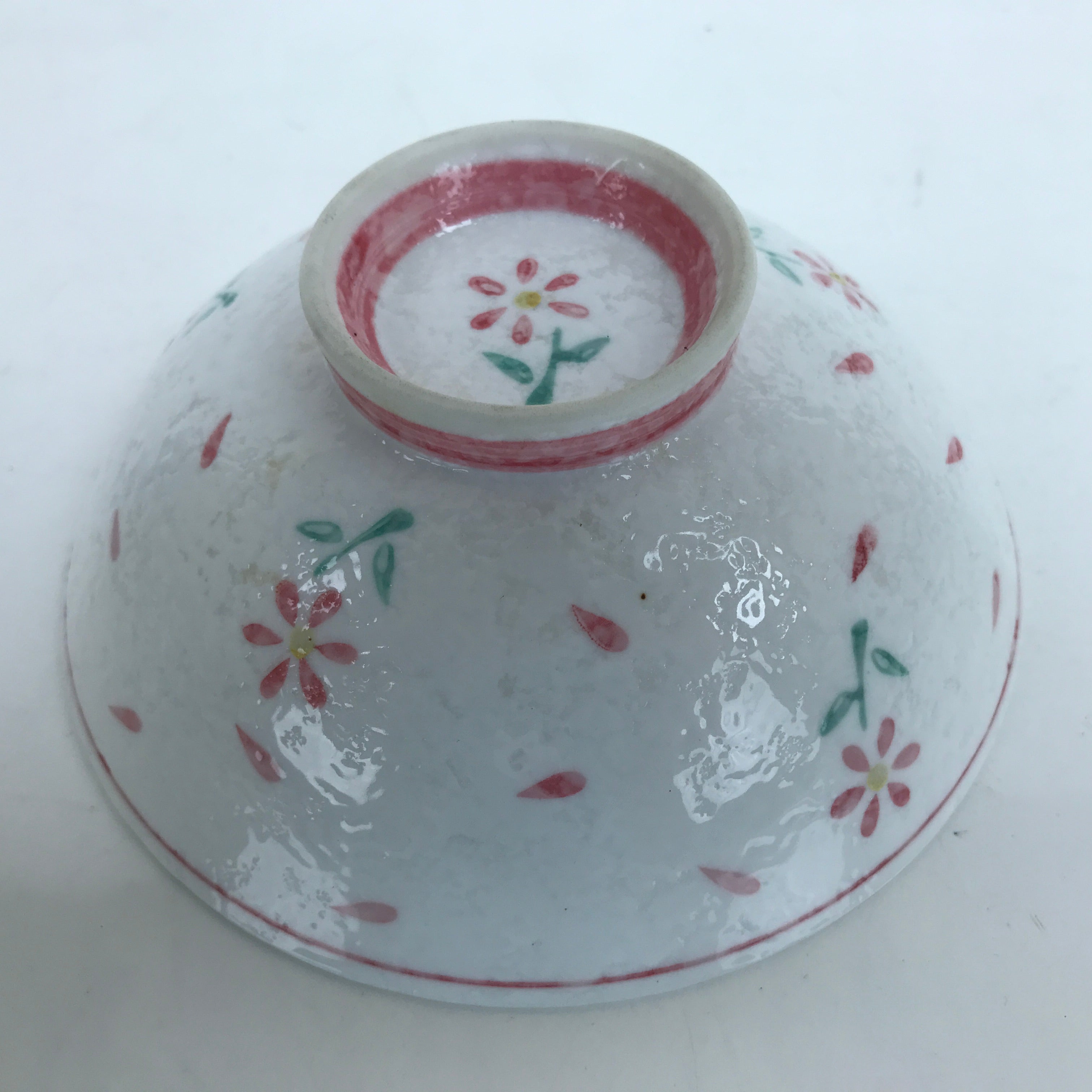 Japanese Porcelain Rice Bowl Owan Vtg Wide Textured White Pink Petal Flowers Y53