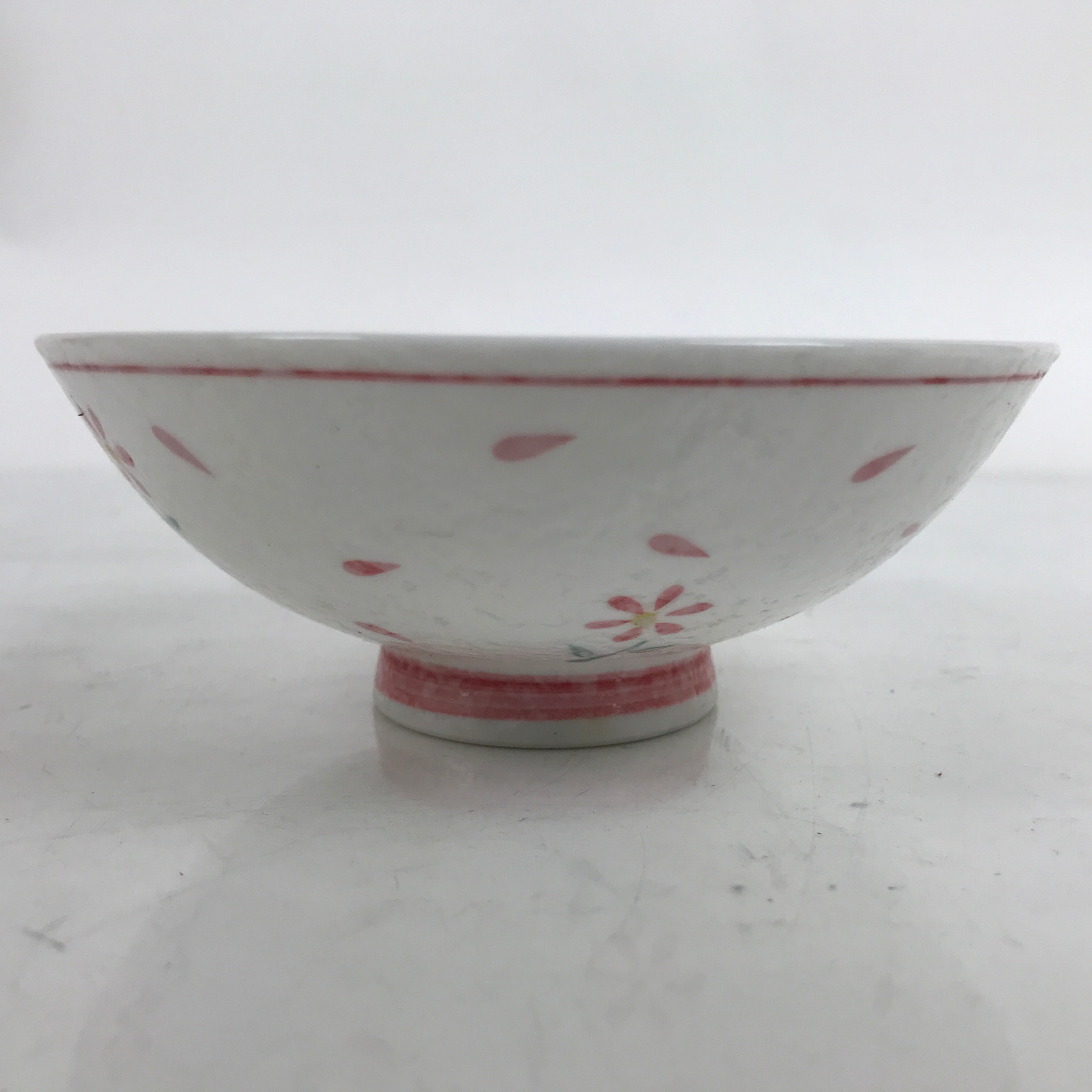 Japanese Porcelain Rice Bowl Owan Vtg Wide Textured White Pink Petal Flowers Y53