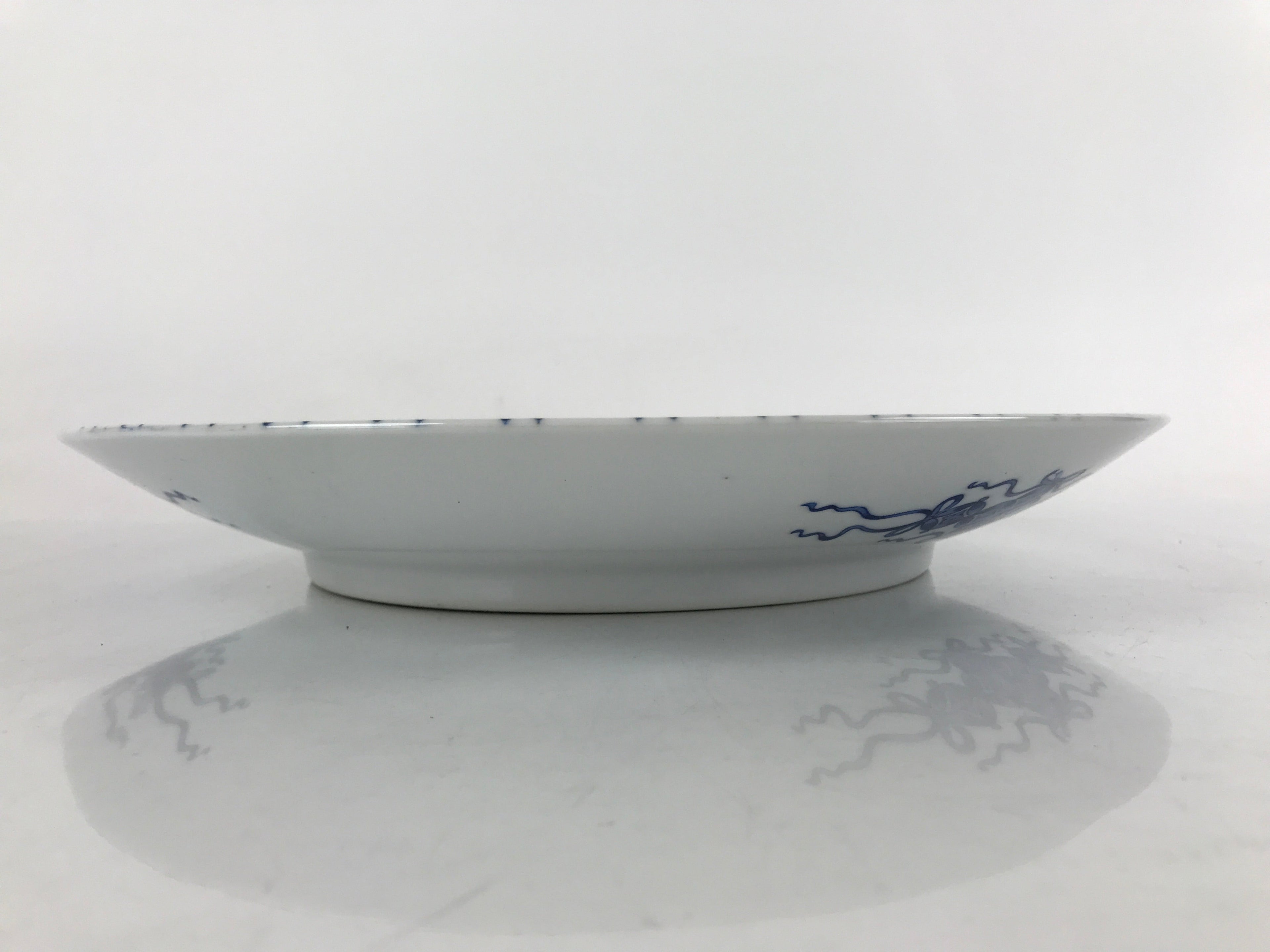 Japanese Porcelain Round Large Plate Vtg Mesh Net Ami Pattern White Blue PY753