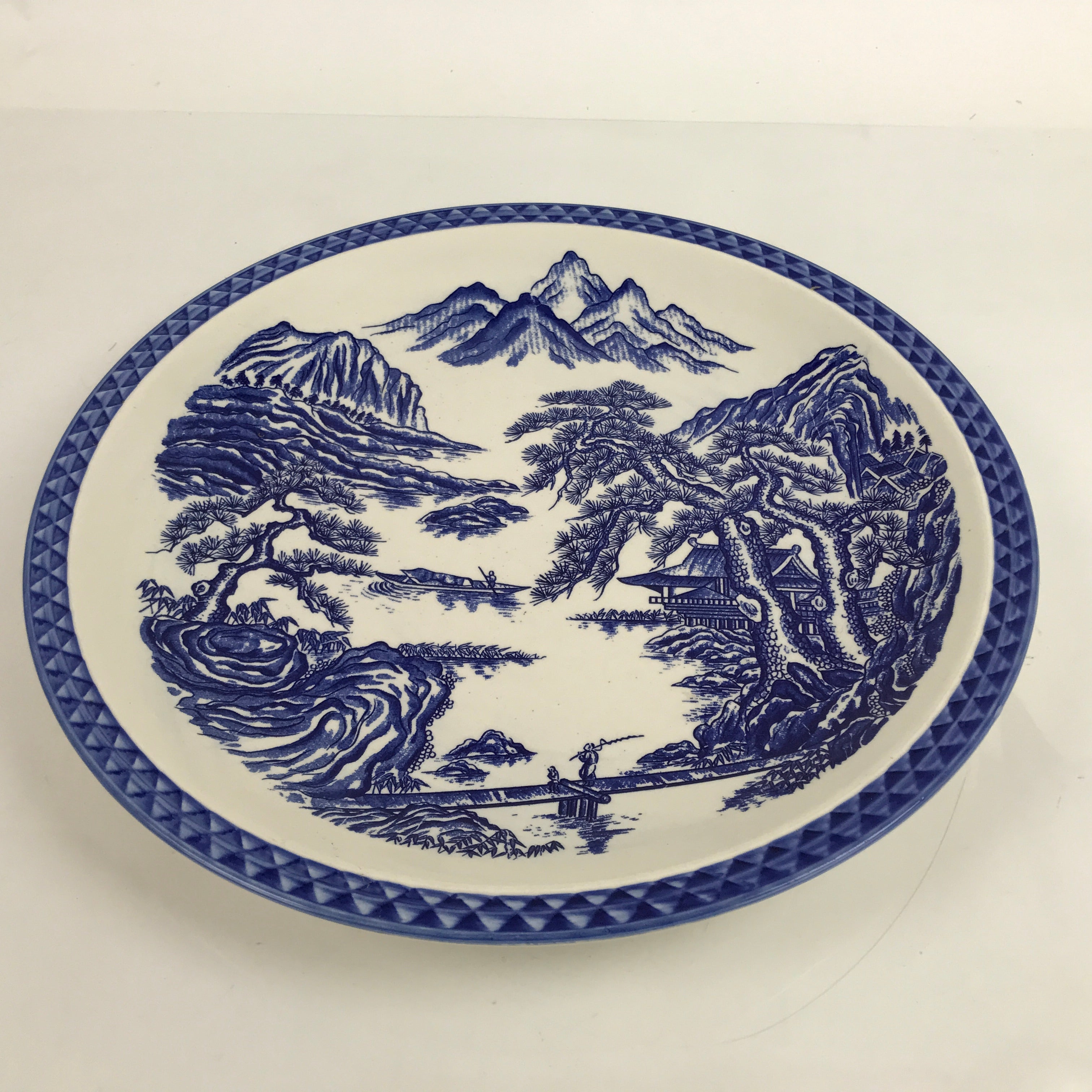 Japanese Porcelain Round Large Plate Vtg Pine Mountain Scenery White Blue Y58