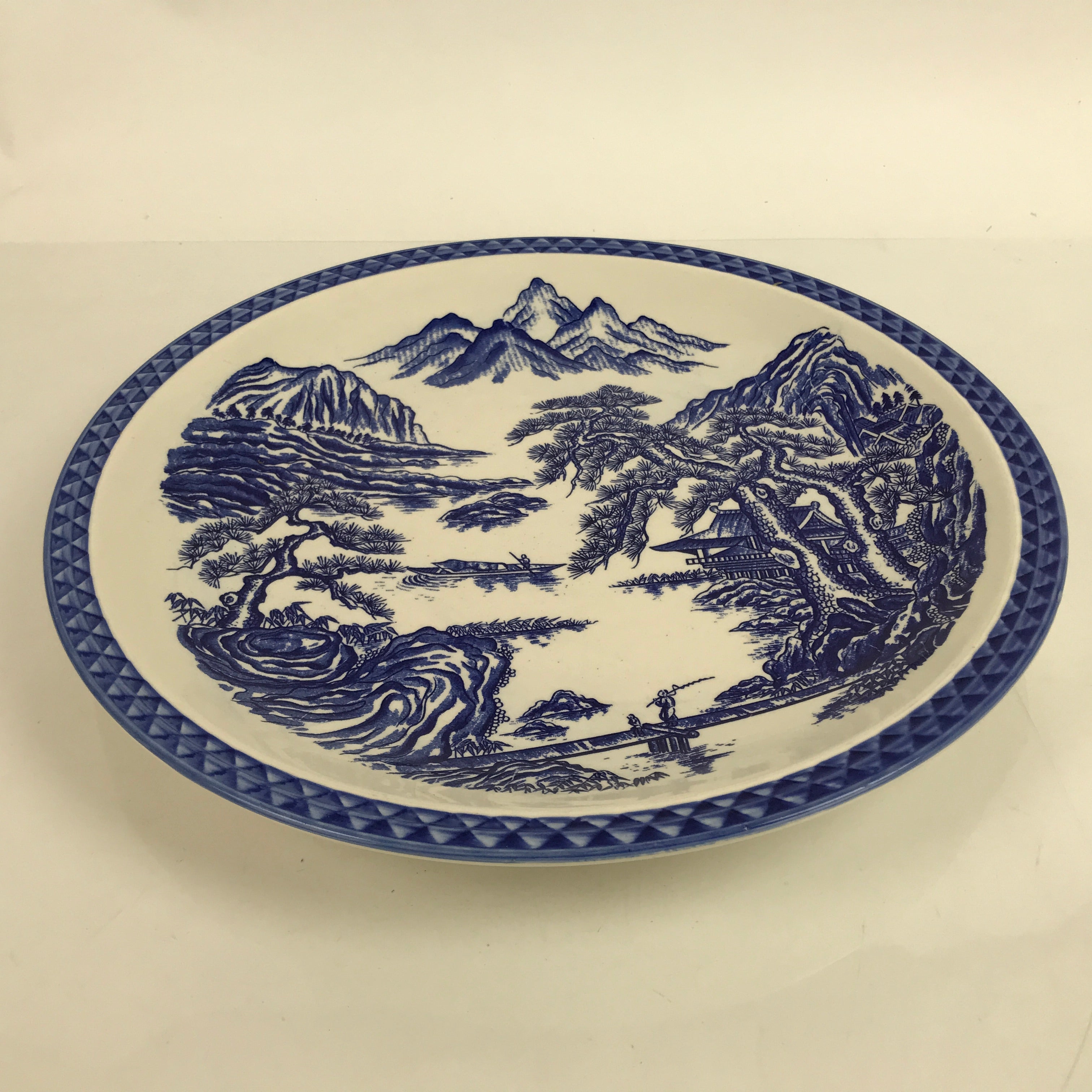 Japanese Porcelain Round Large Plate Vtg Pine Mountain Scenery White Blue Y58