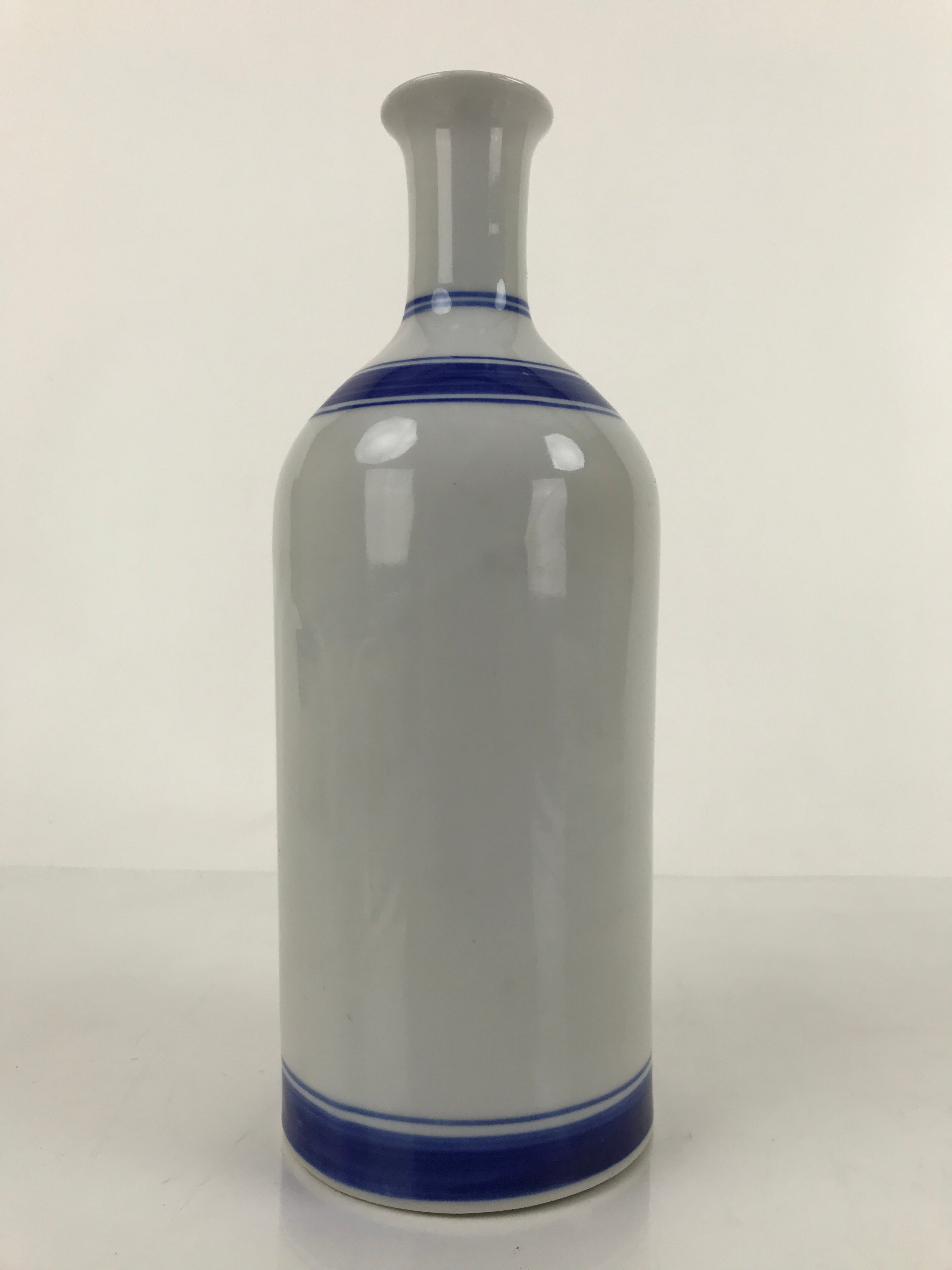 Japanese Porcelain Sake Bottle Tokkuri Imari Ware Blue Sometsuke Scenery TS662