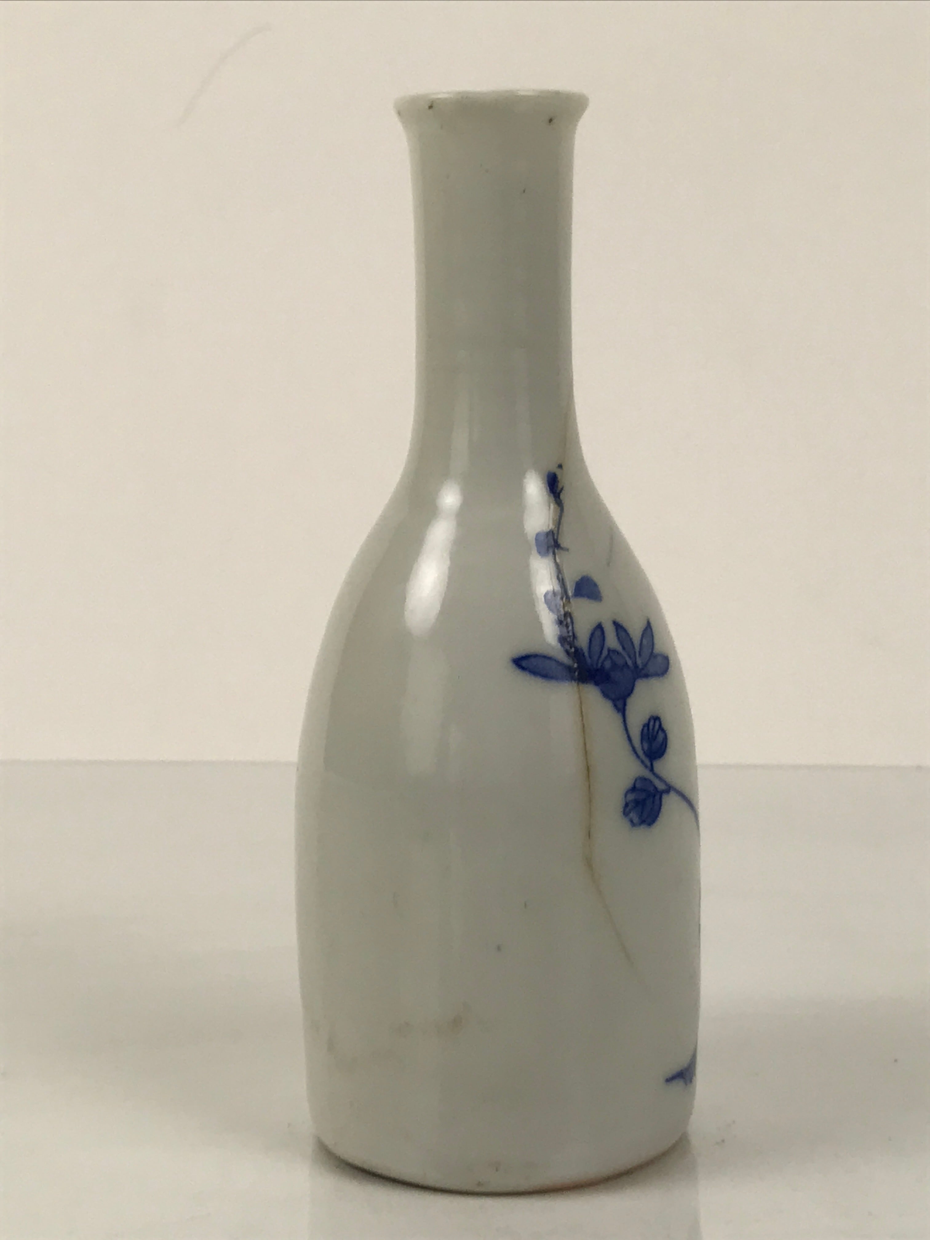 Japanese Porcelain Sake Bottle Tokkuri Vtg Blue White Pink Chrysanthemum TS842