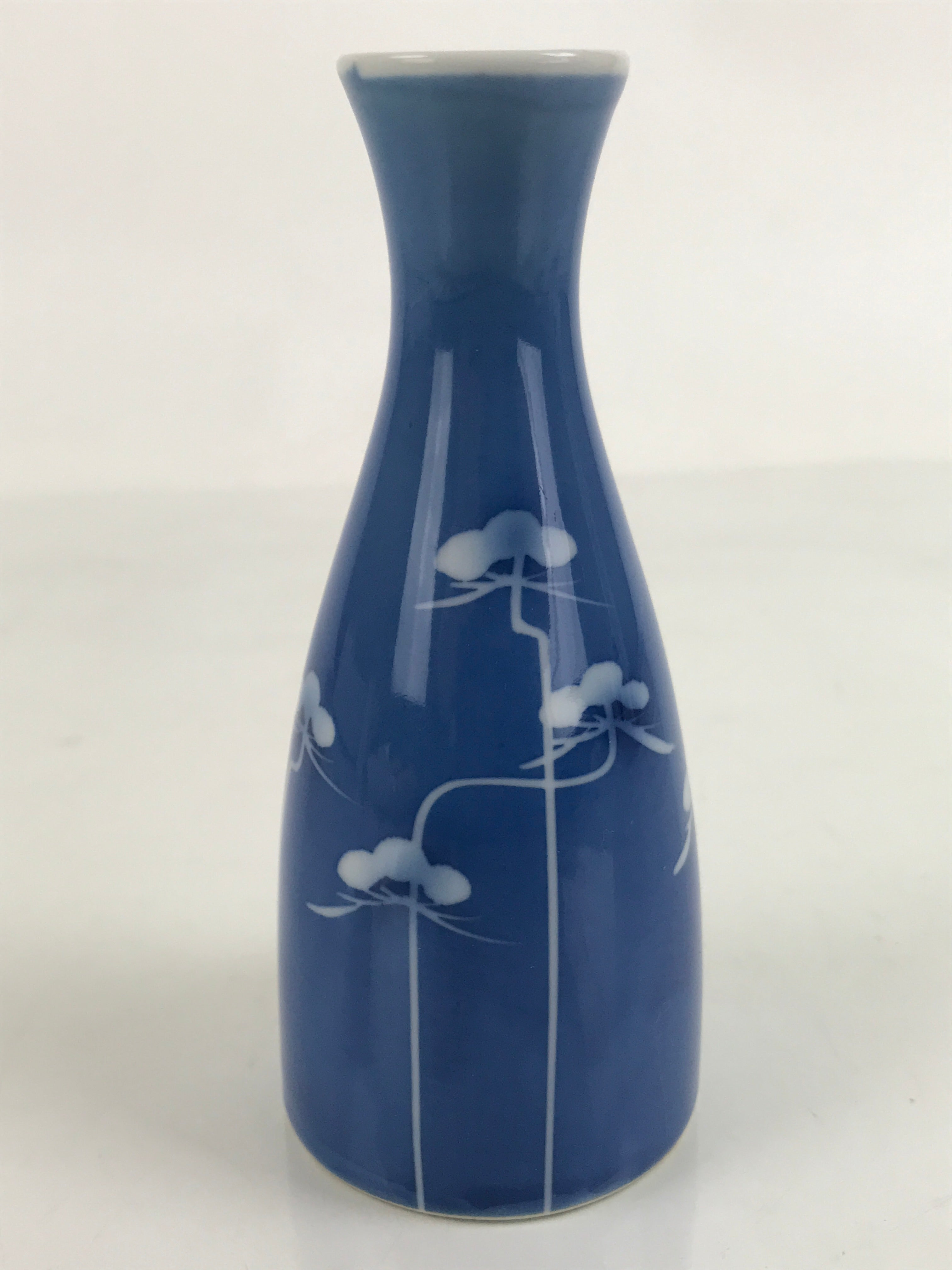 Japanese Porcelain Sake Bottle Tokkuri Vtg Ichi-Go Blue White Pine Matsu TS718