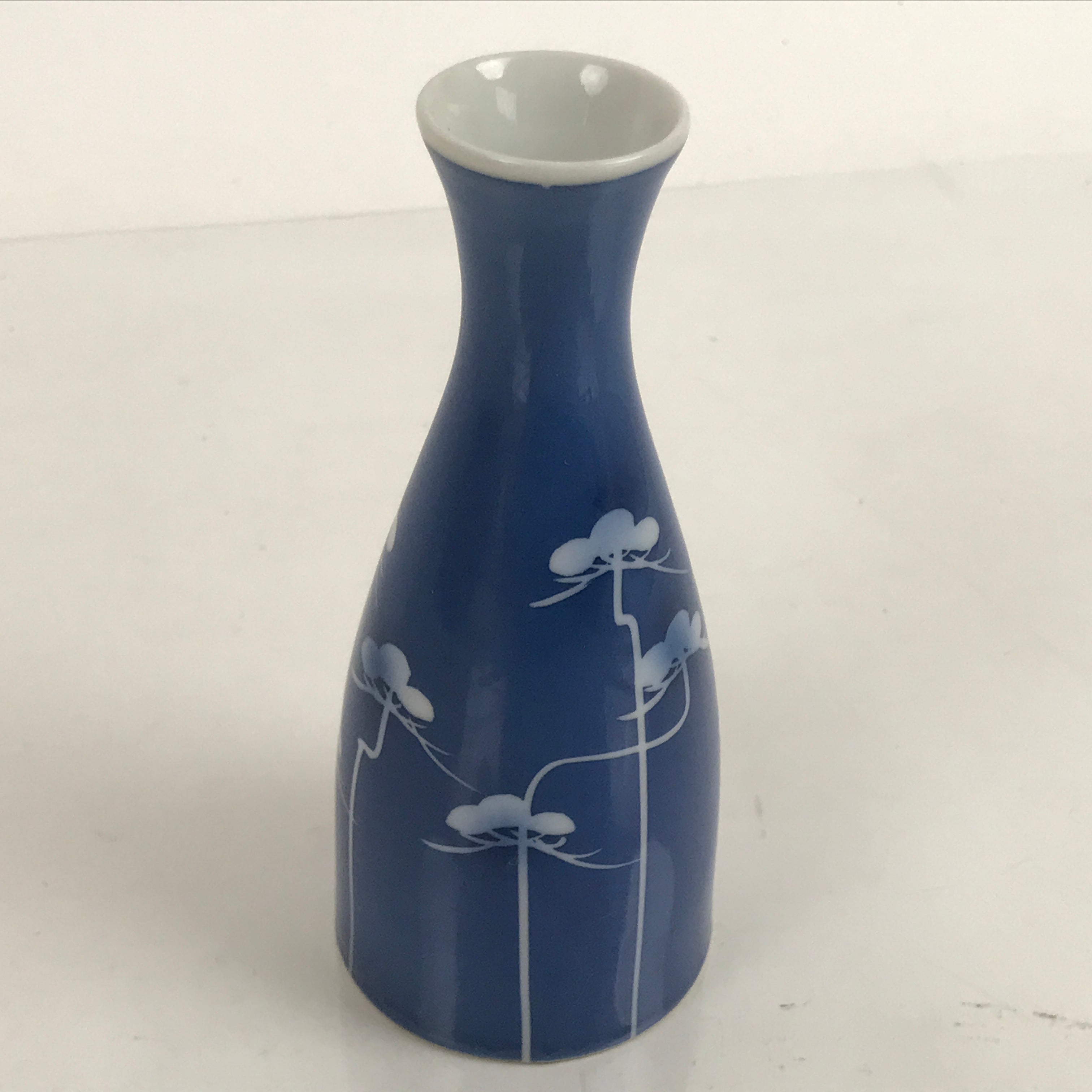 Japanese Porcelain Sake Bottle Tokkuri Vtg Ichi-Go Blue White Pine Matsu TS719