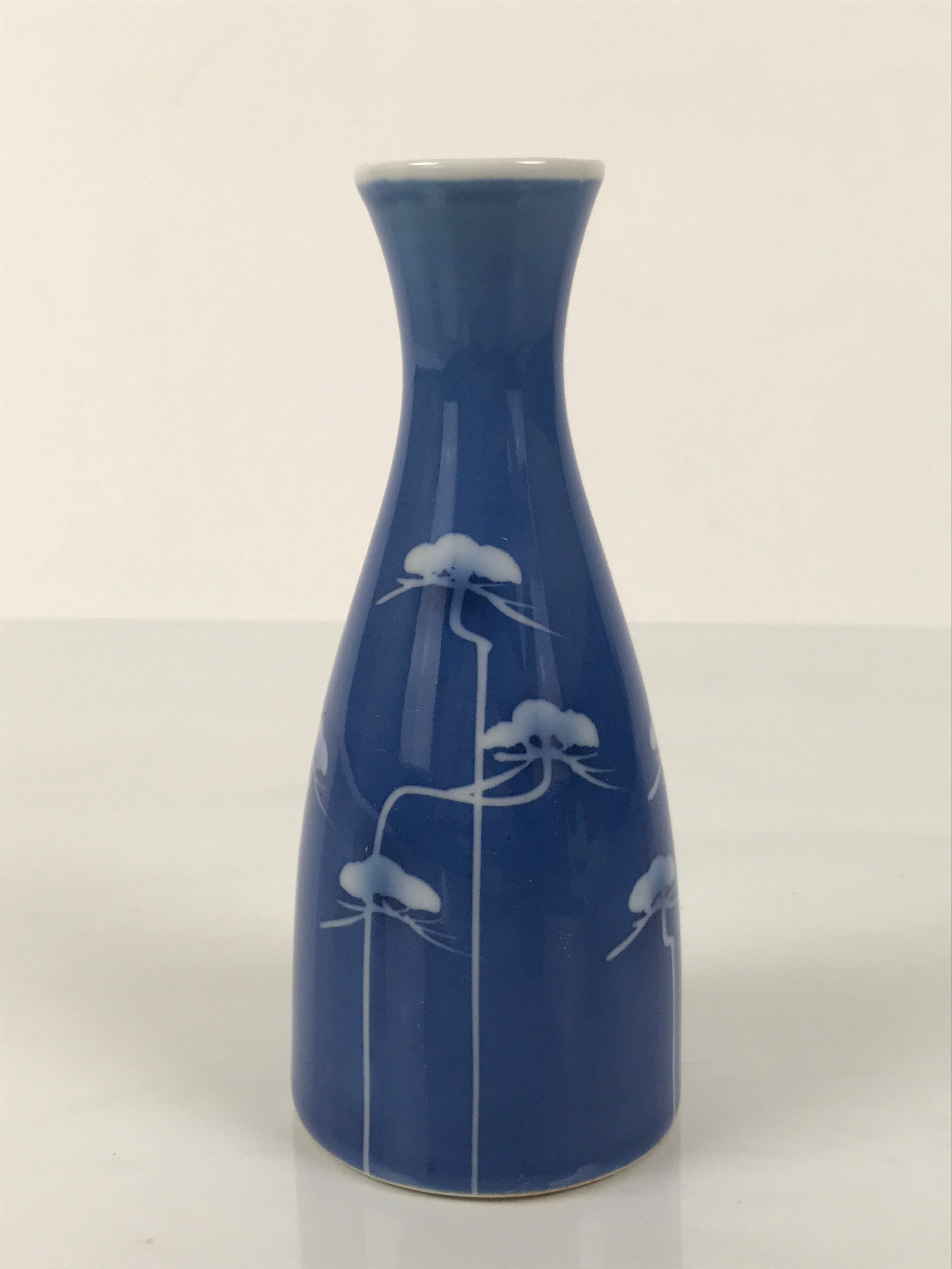 Japanese Porcelain Sake Bottle Tokkuri Vtg Ichi-Go Blue White Pine Matsu TS840