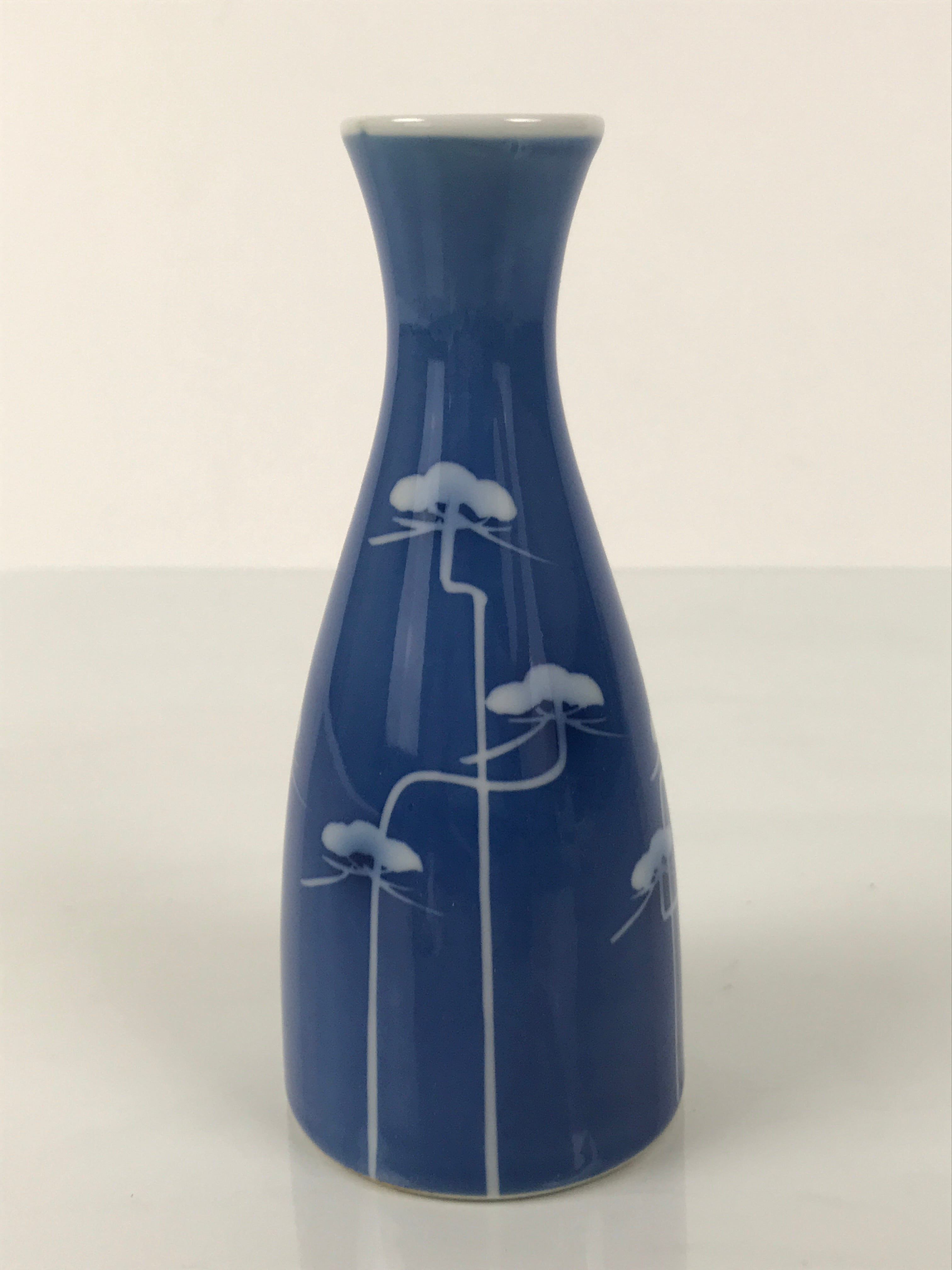 Japanese Porcelain Sake Bottle Tokkuri Vtg Ichi-Go Blue White Pine Matsu TS840