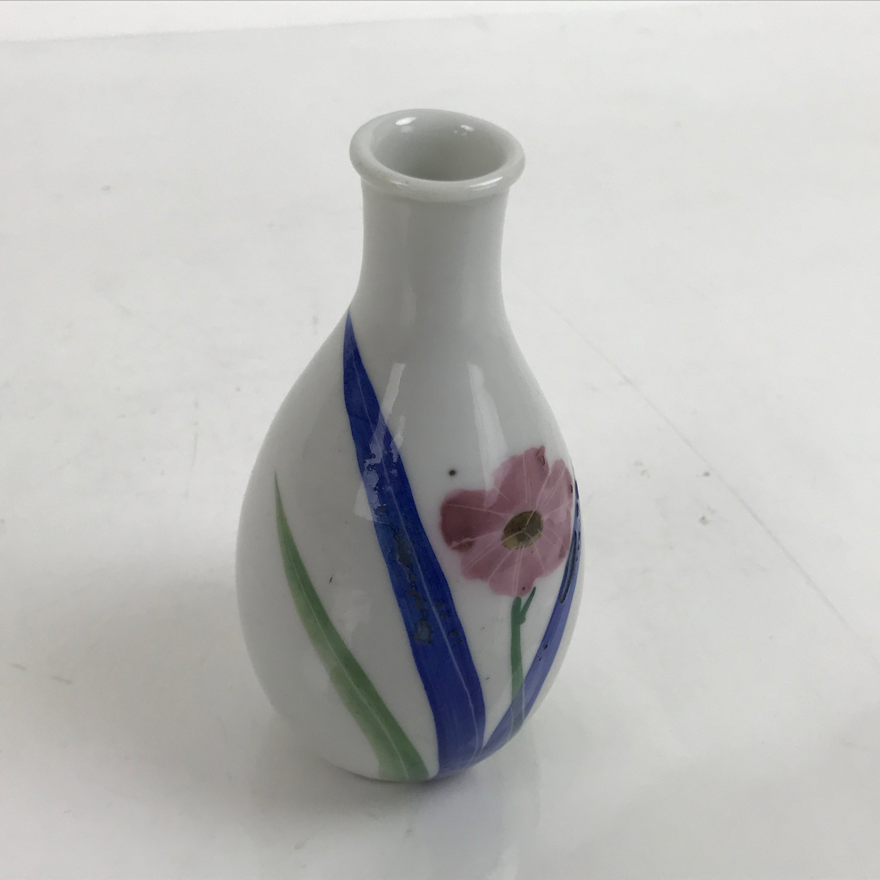 Japanese Porcelain Sake Bottle Tokkuri Vtg Ichi-Go Pink Flower White Blue TS713