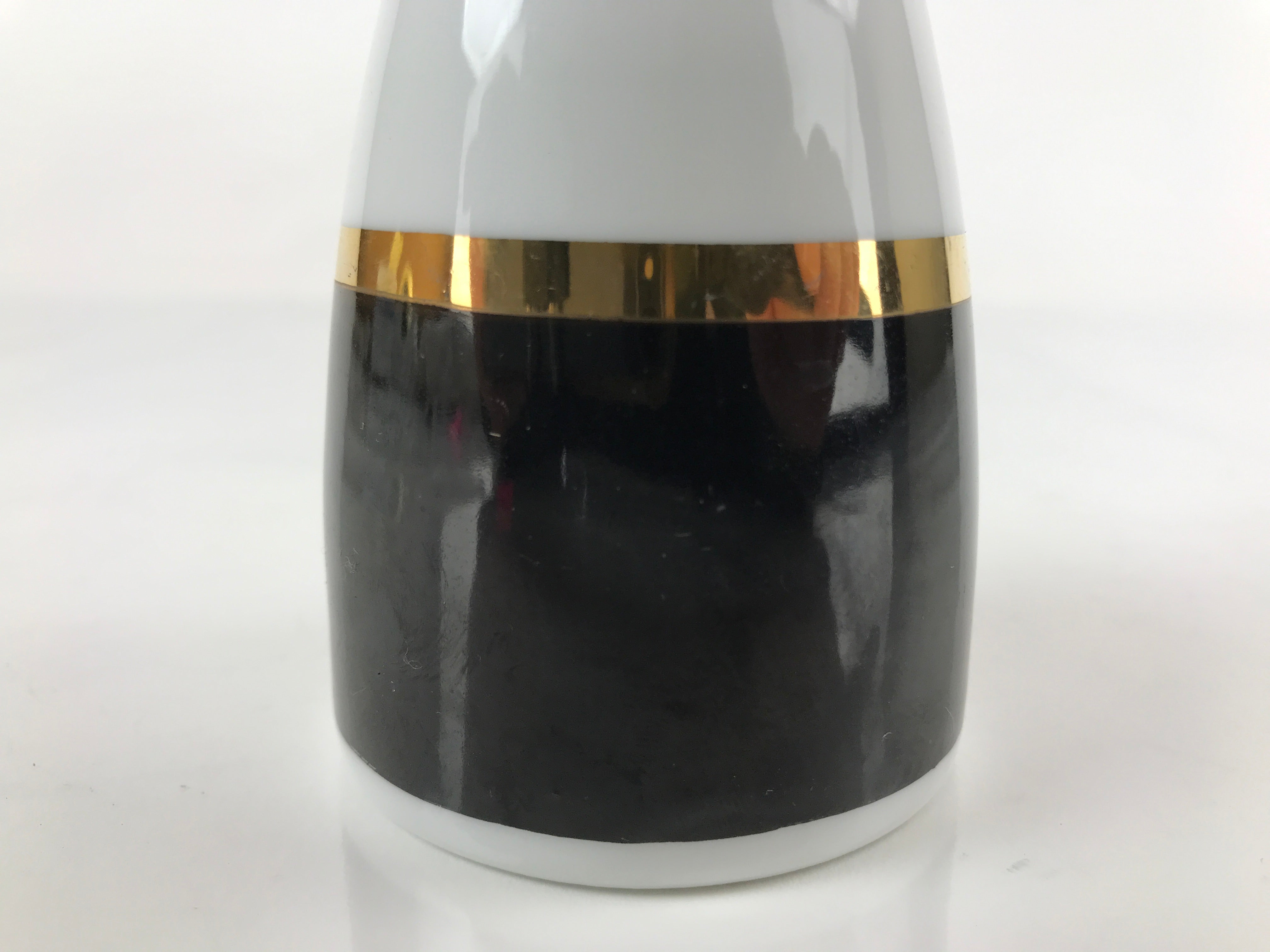 Japanese Porcelain Sake Bottle Tokkuri Vtg Ichi-Go Simple Black Gold White TS640