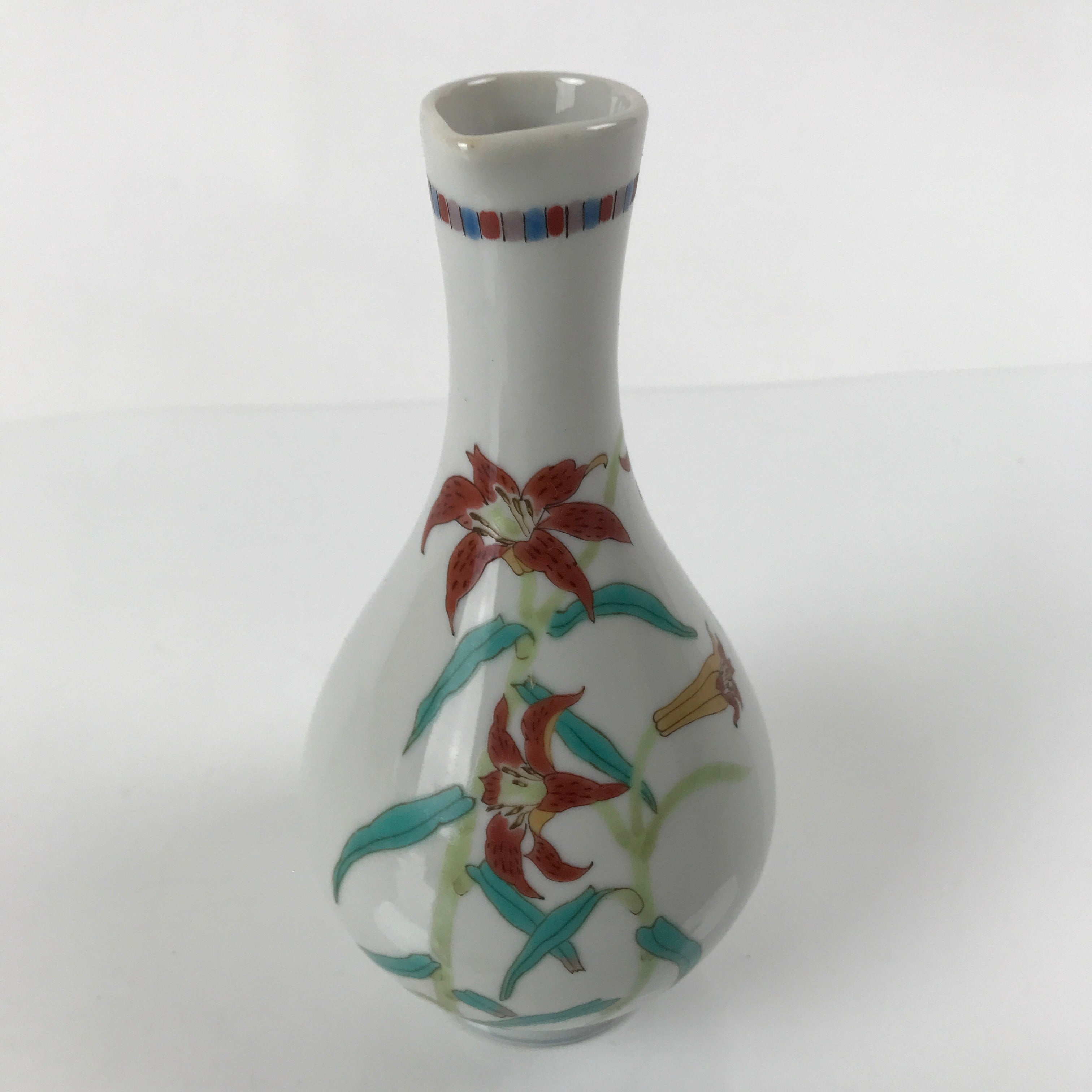 Japanese Porcelain Sake Bottle Tokkuri Vtg Jun Takekoshi Red Lilies Design TS641