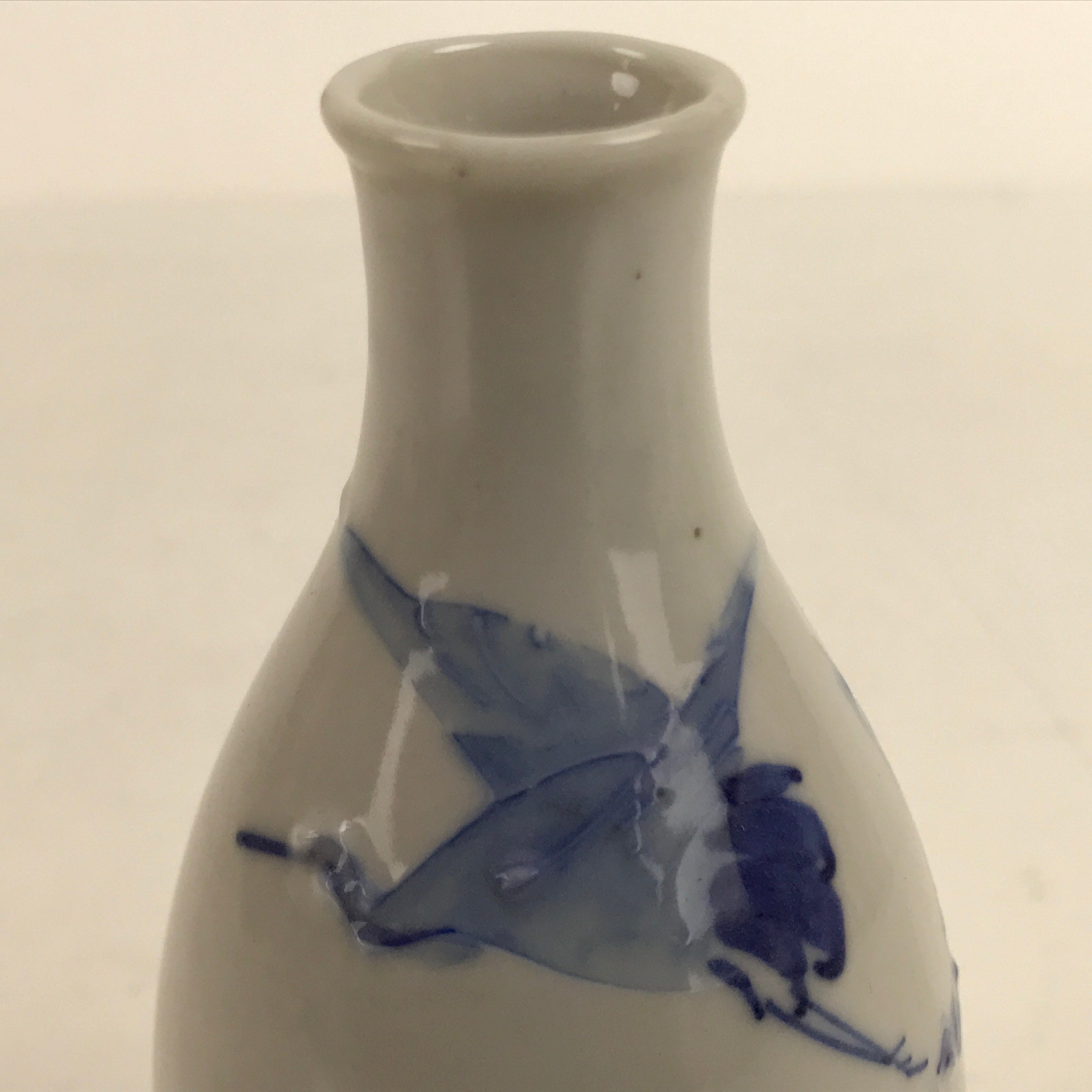 Japanese Porcelain Sake Bottle Tokkuri Vtg Tsuru Cranes White Blue TS728