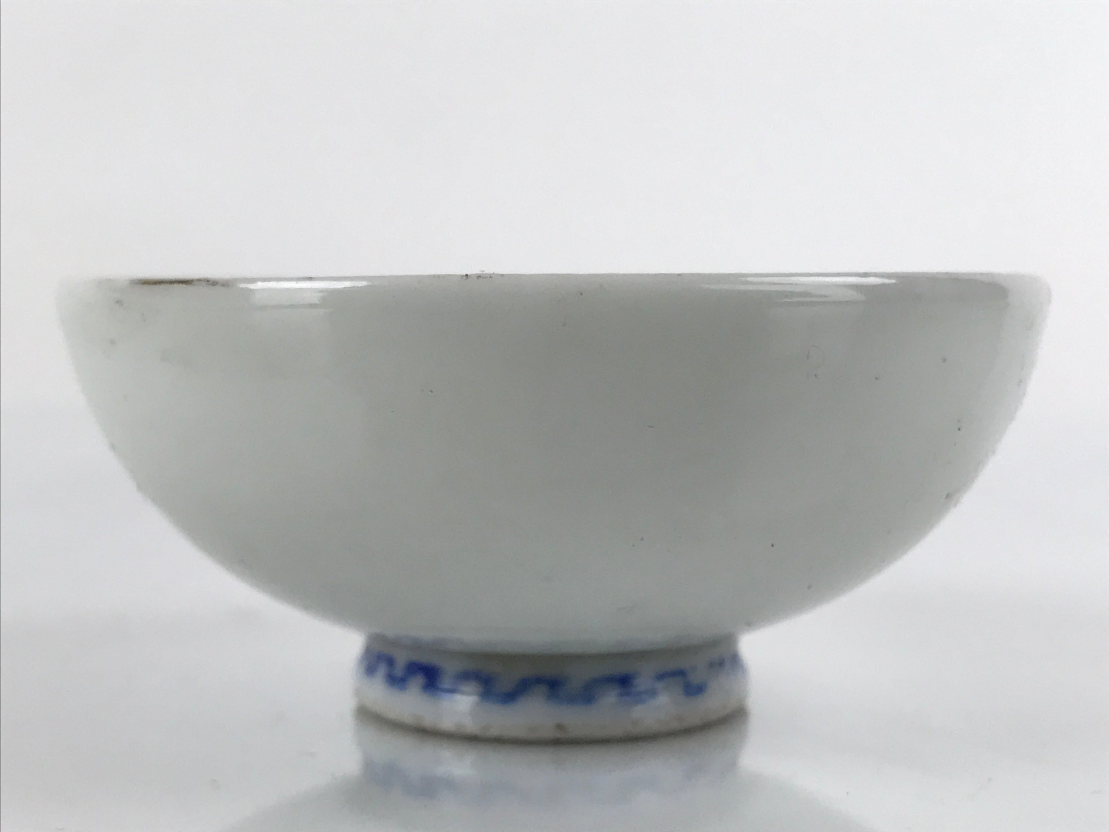 Japanese Porcelain Sake Cup Vtg Sakazuki Guinomi Minogame Turtle White Gold G257