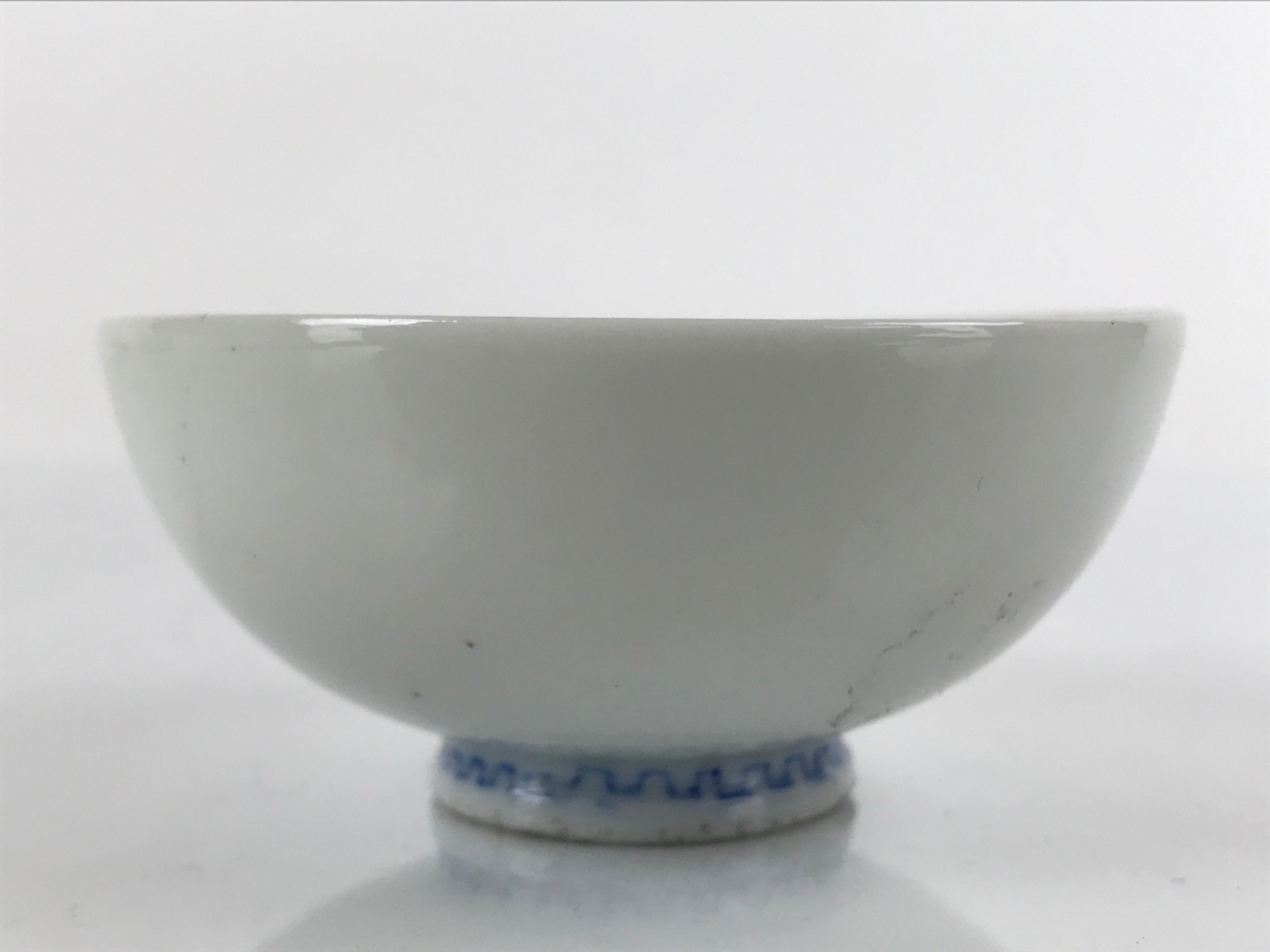 Japanese Porcelain Sake Cup Vtg Sakazuki Guinomi Minogame Turtle White Gold G258