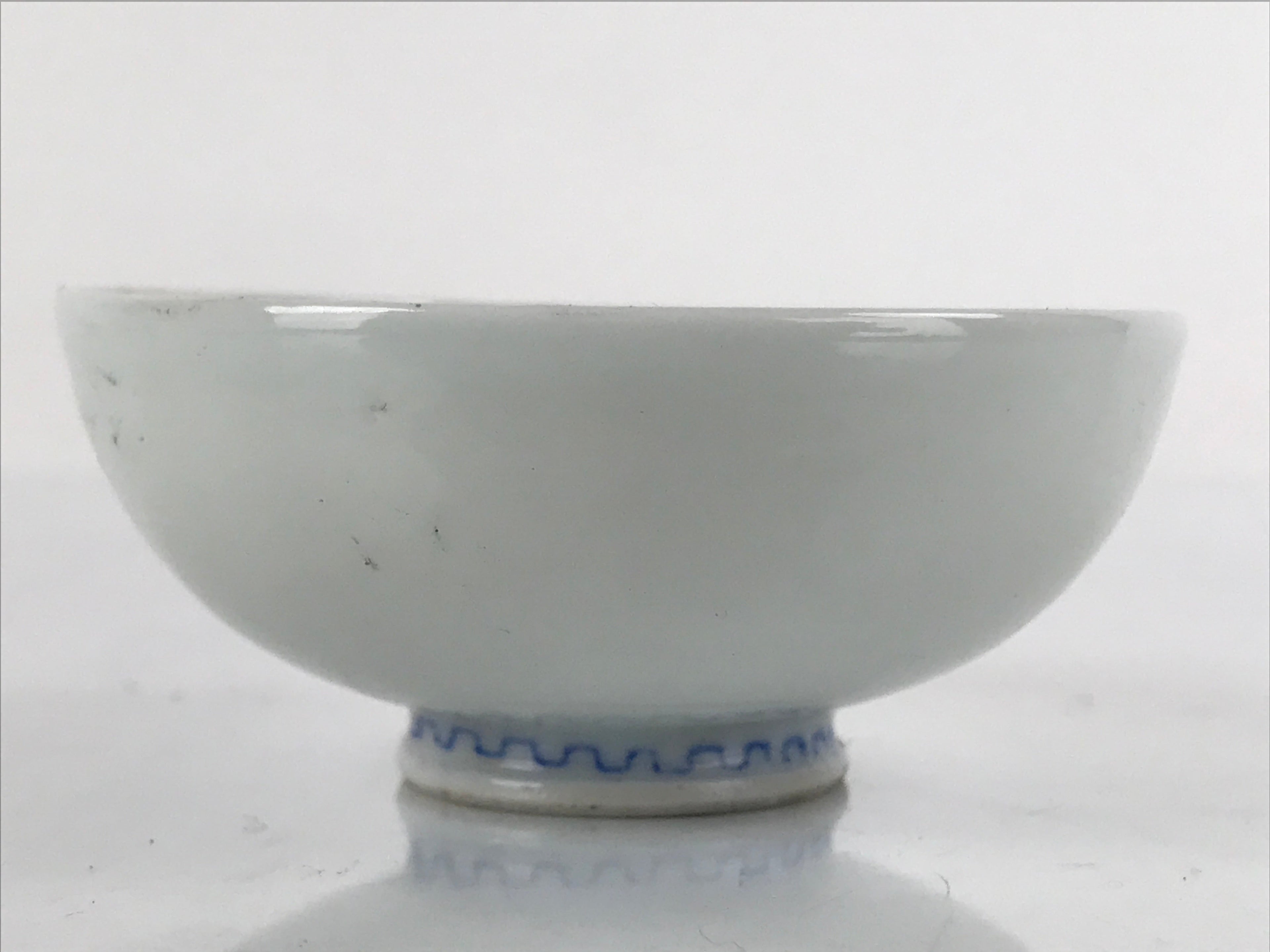 Japanese Porcelain Sake Cup Vtg Sakazuki Guinomi Minogame Turtle White Gold G259