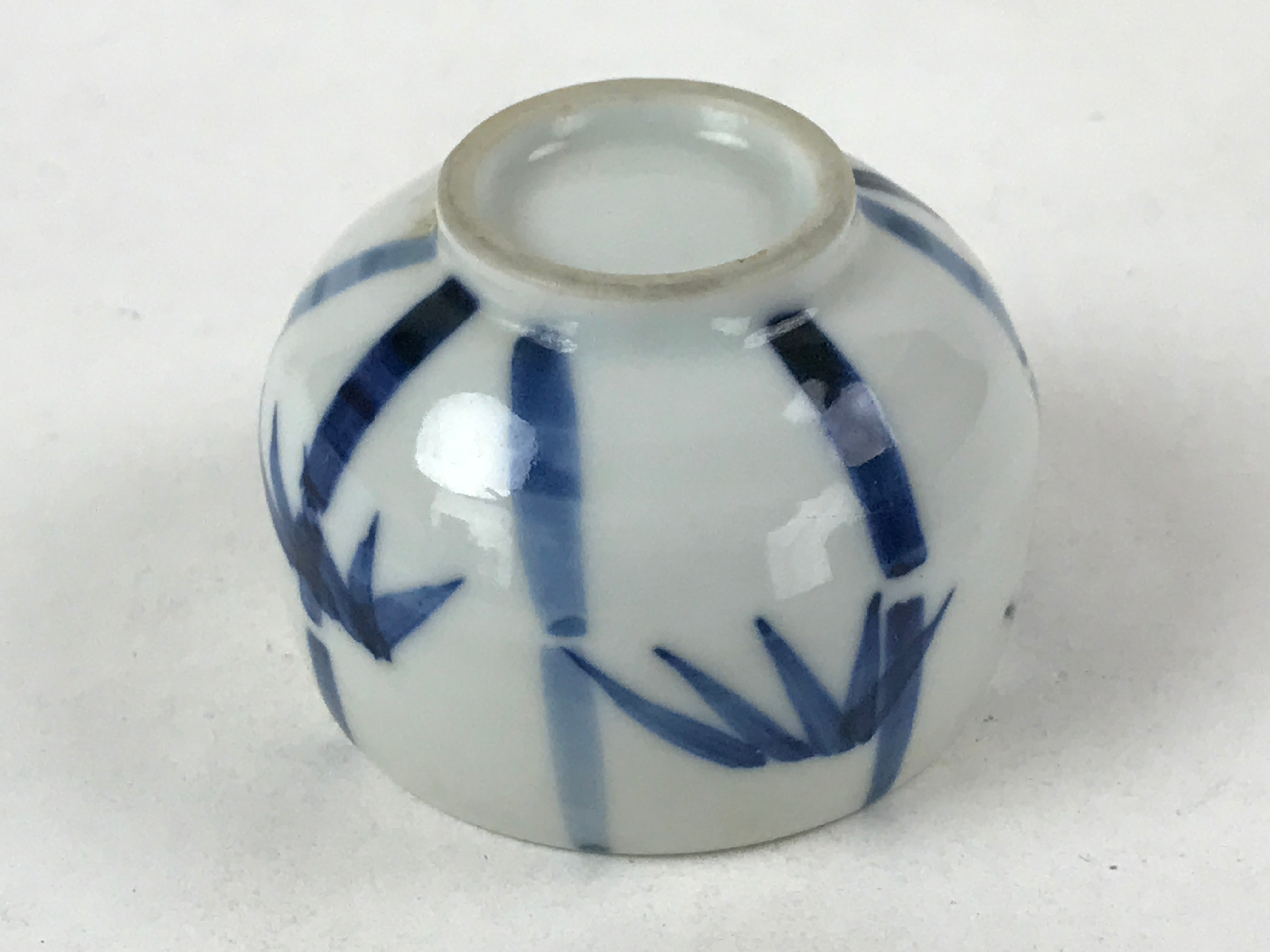 Japanese Porcelain Sake Cup Vtg Tsubomi Guinomi Bamboo Blue White G124