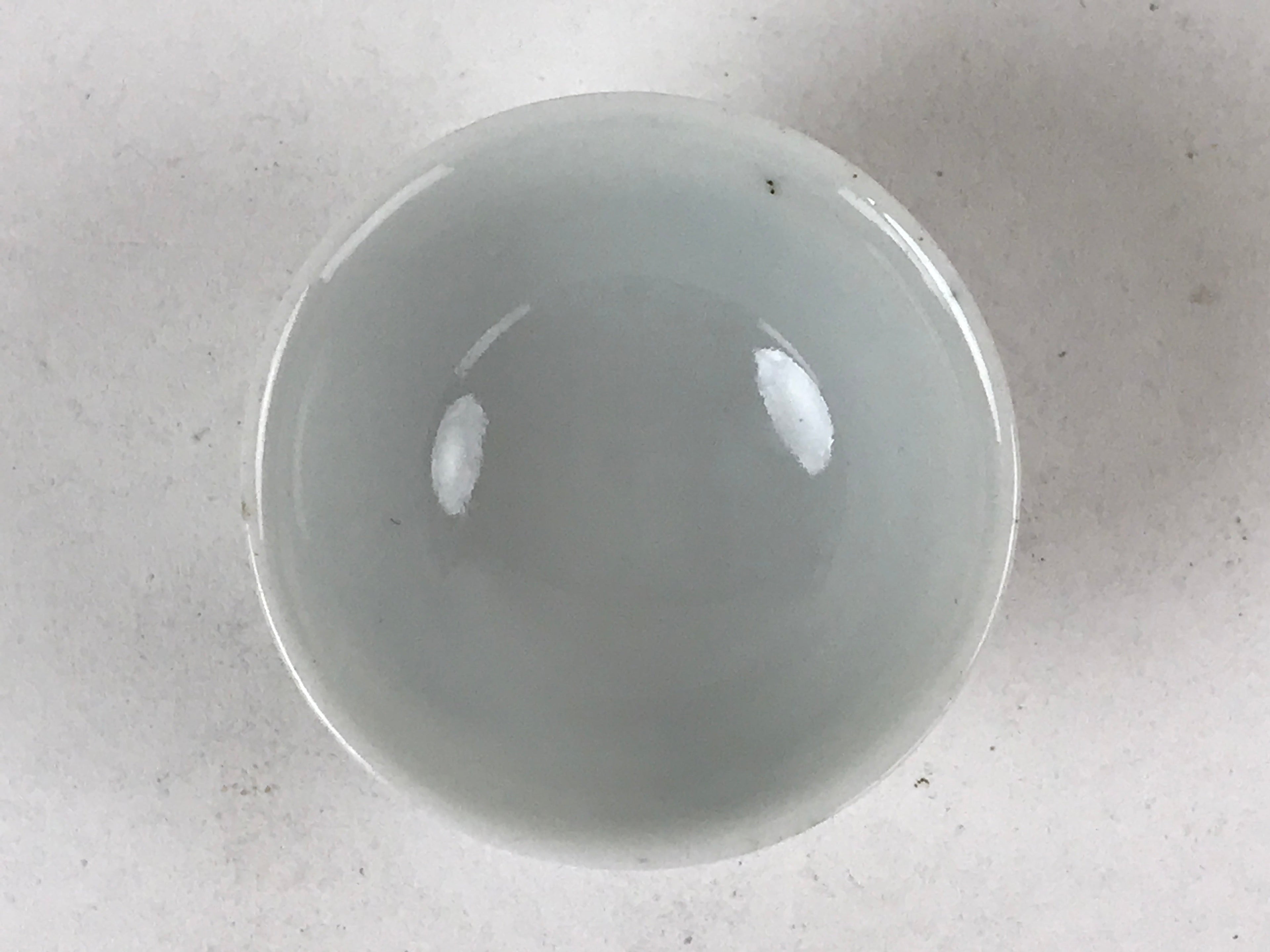 Japanese Porcelain Sake Cup Vtg Tsubomi Ochoko Guinomi Blue White Flowers G131