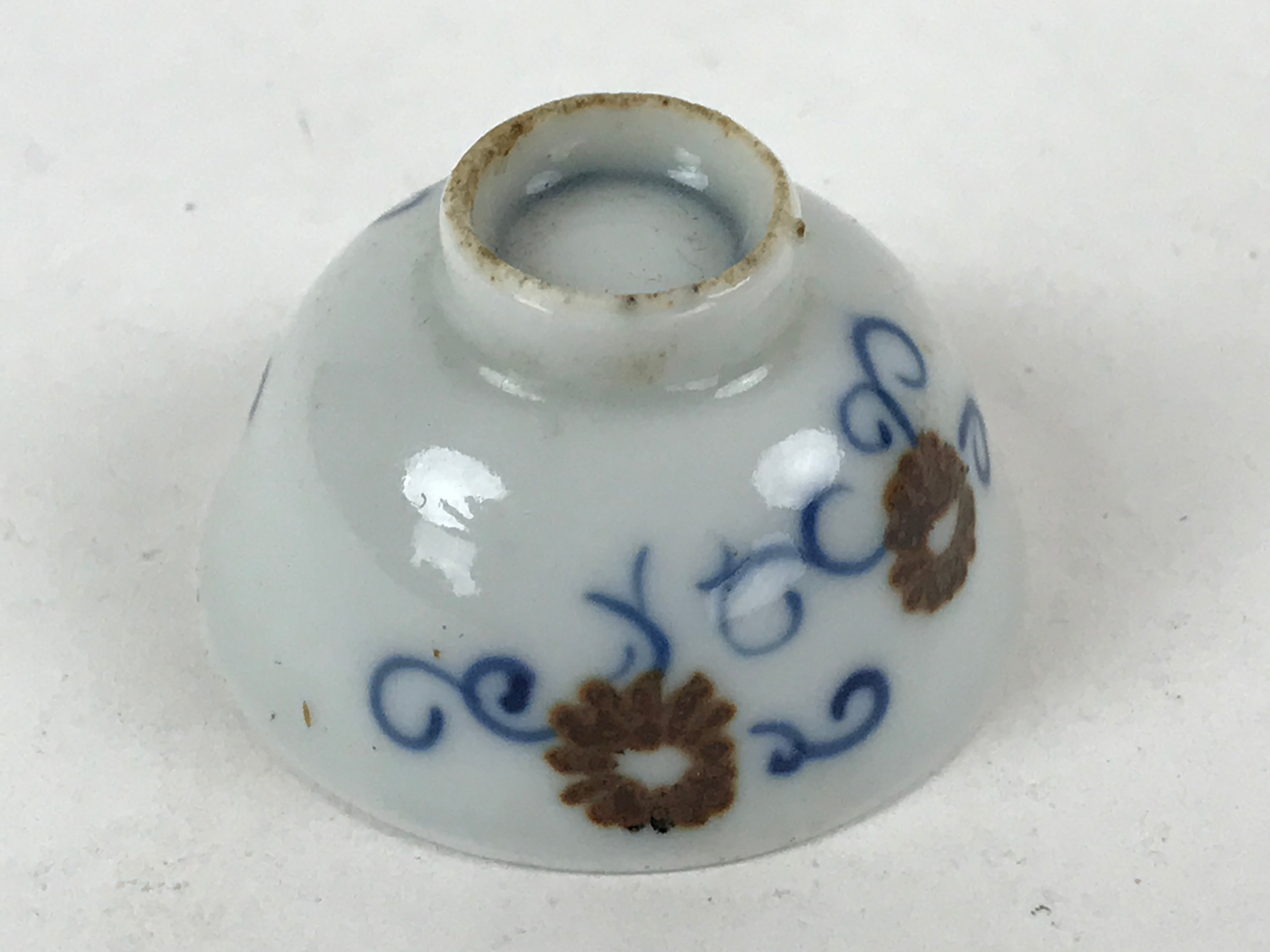 Japanese Porcelain Sake Cup Vtg Tsubomi Ochoko Guinomi Blue White Flowers G132