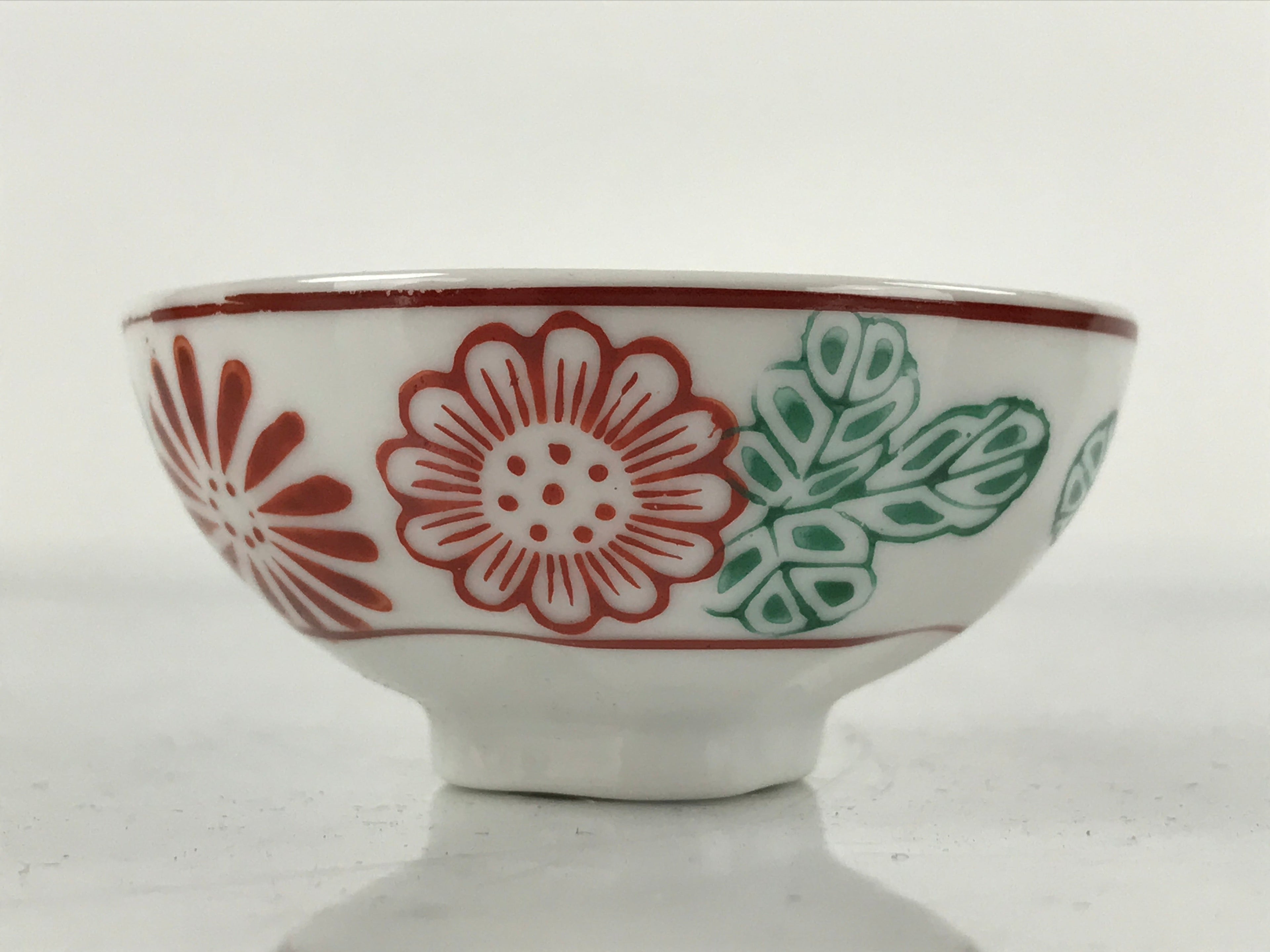 Japanese Porcelain Sake Cup Vtg Tsubomi Ochoko Guinomi Red Chrysanthemum QT157